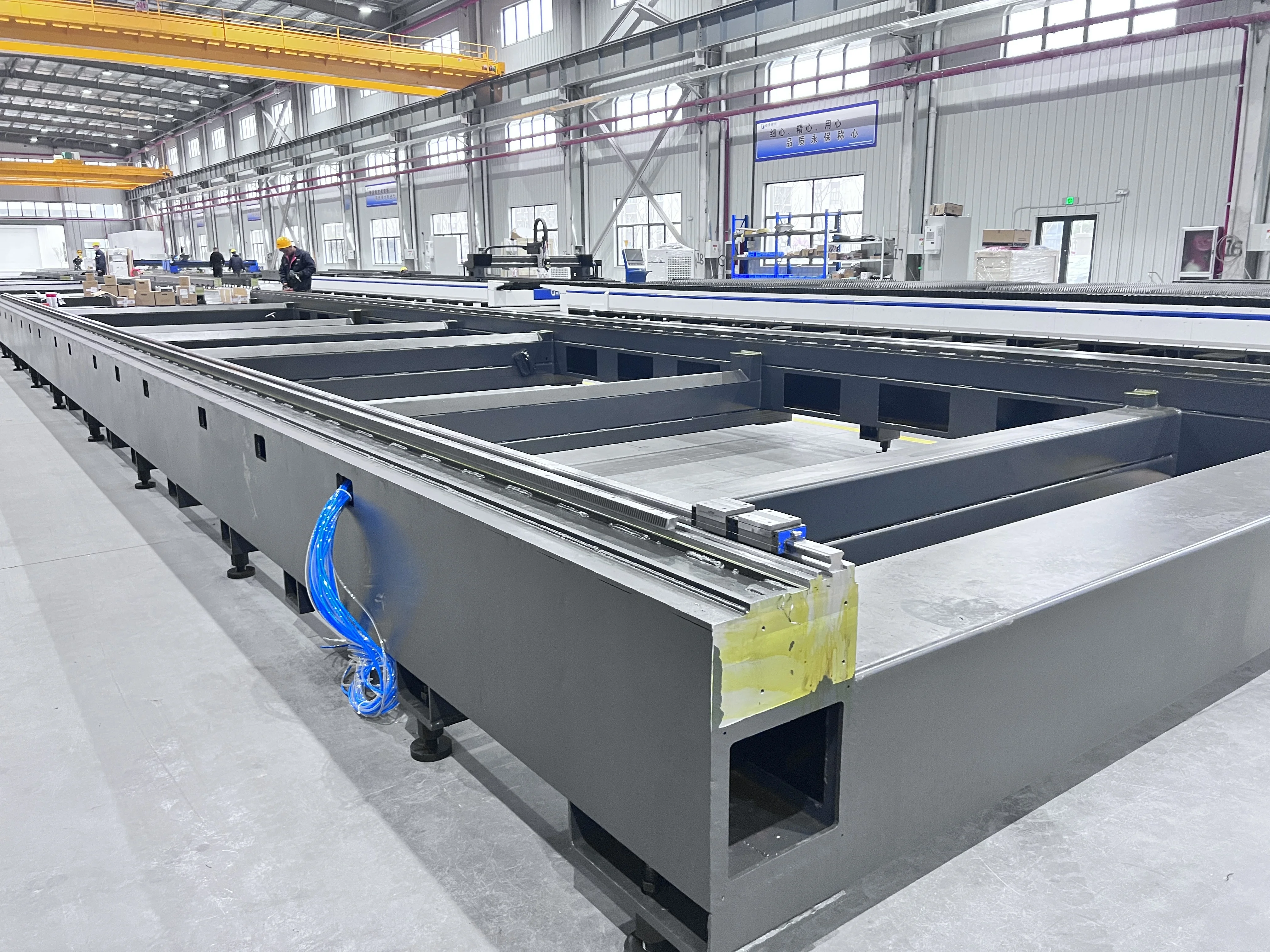 High quality China Factory Make Metal Plate And Tube Pipe Cut Machines Fiber Laser Cutting Machine 3000w