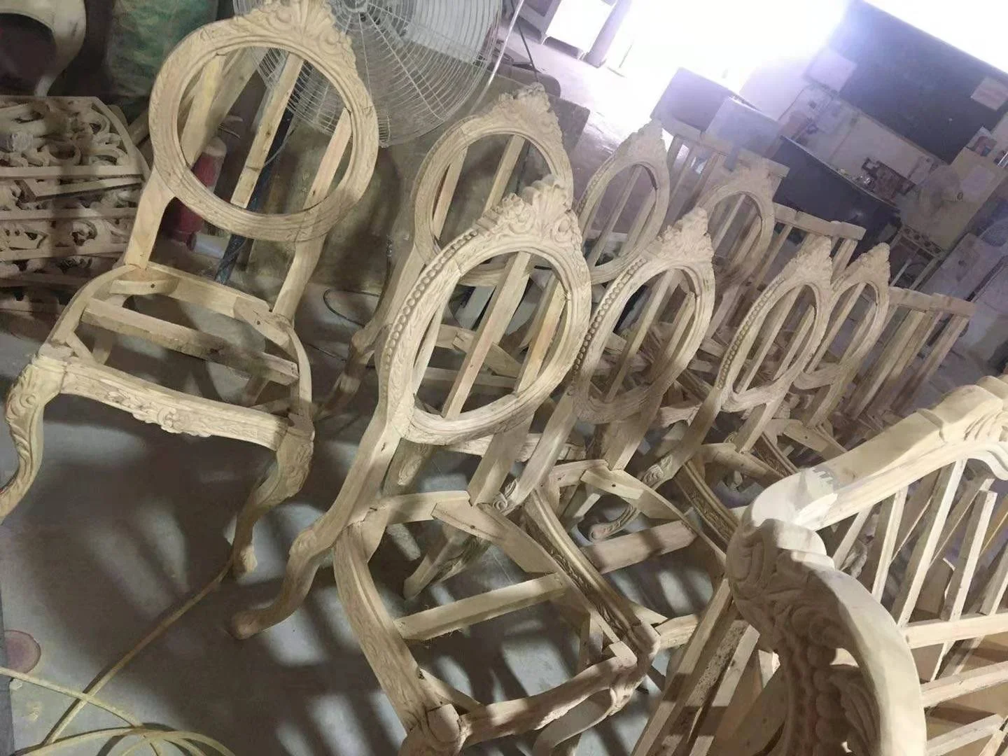 
European antique Italian classical wooden carved-flower dinning room set furniture royal dinning table and chairs 