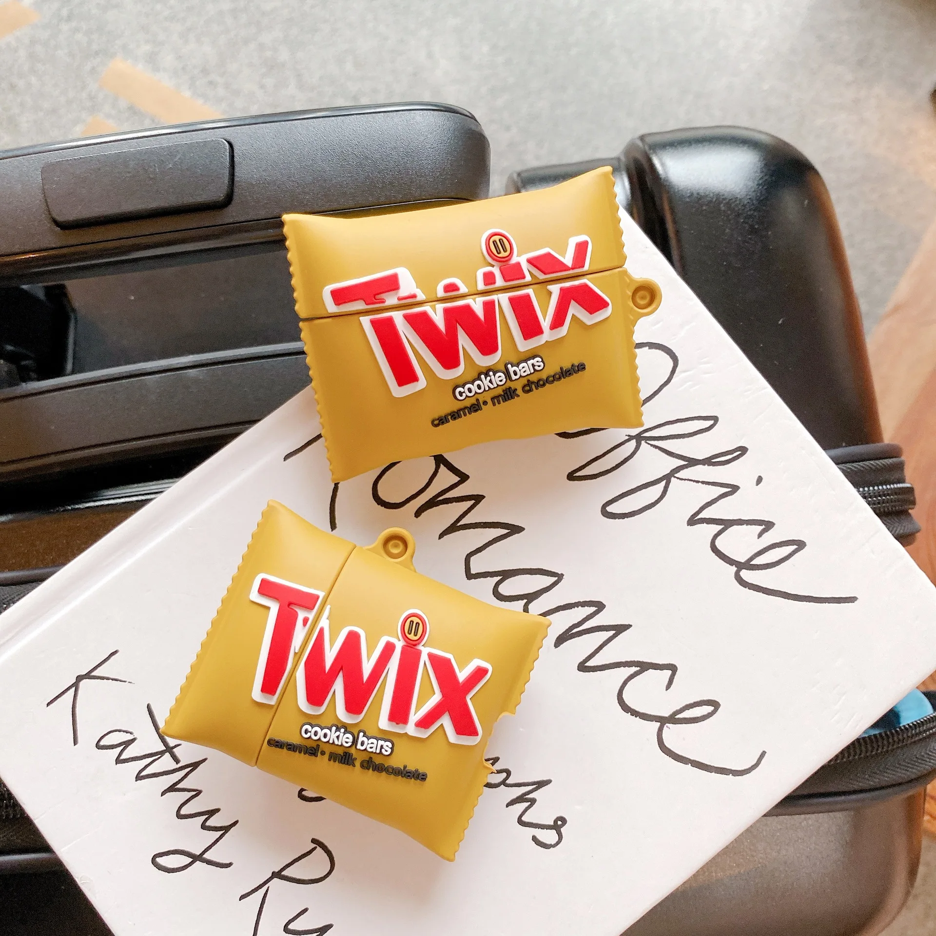 Hot Sale 3D Cartoon Twix Cookie Bar Design Earphone Case with Clip for Airpods Pro Creative Snacks Style Cover for Airpods 1/2