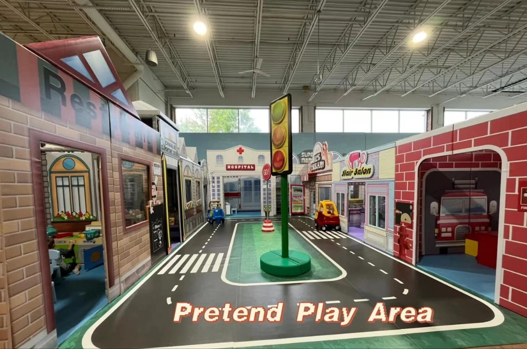 Маленькая игровая площадка Kidzania мини-городская улица с домом для ролевых игр и дорожным знаком