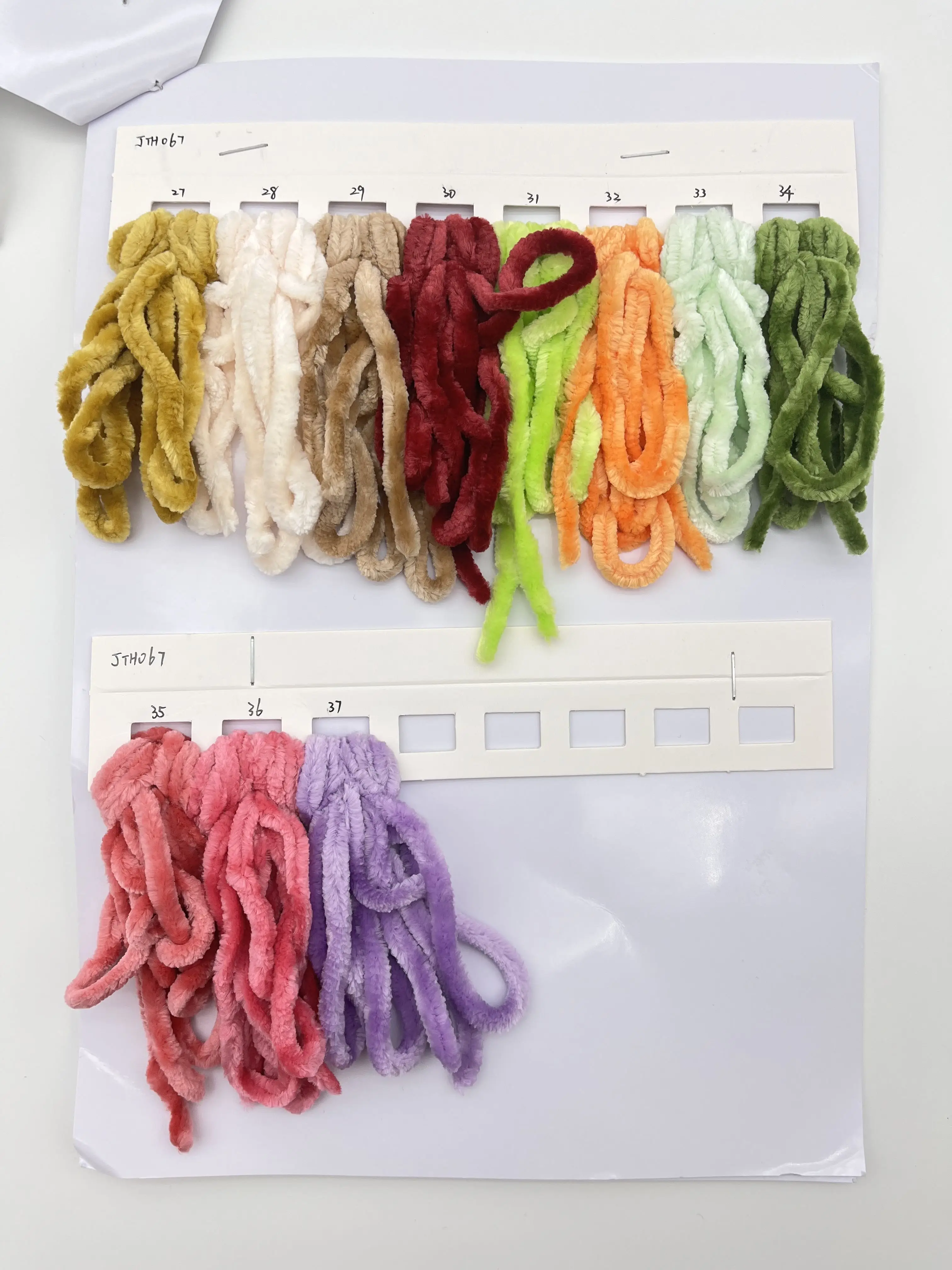 Factory wholesale custom logo weight gloss velvet chenille yarn Fluffy Plush Crochet Yarn