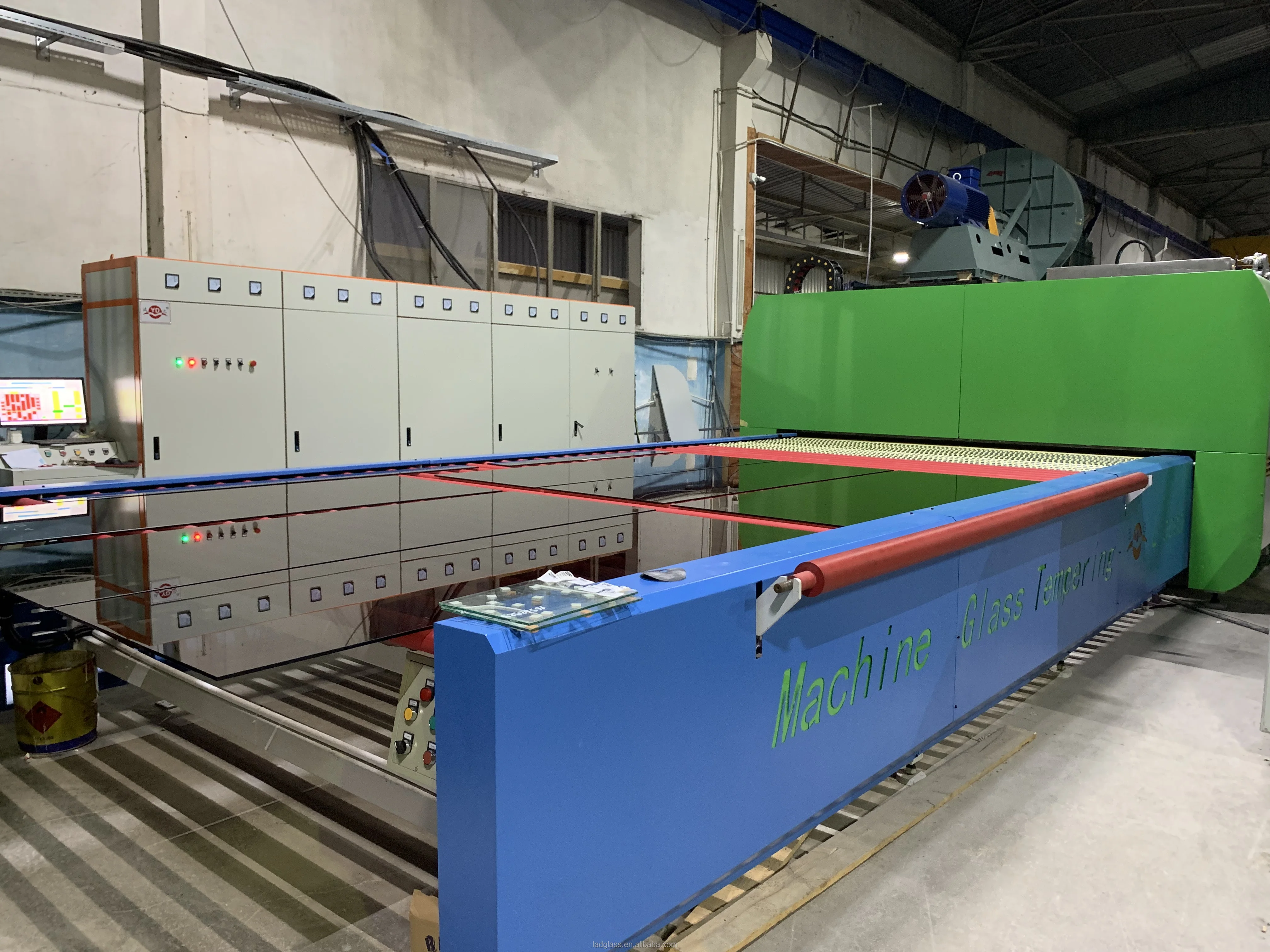 Flat Glass or Single Curvature Glass Tempering Furnace for Safety Building Glass