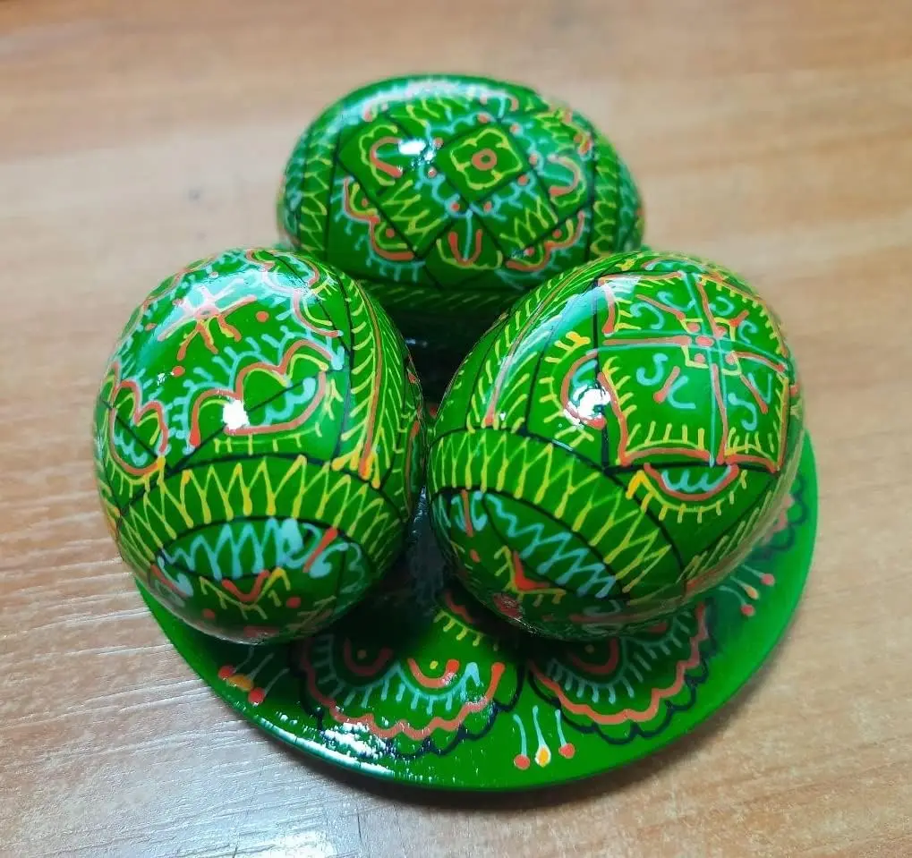 Деревянные пасхальные яйца