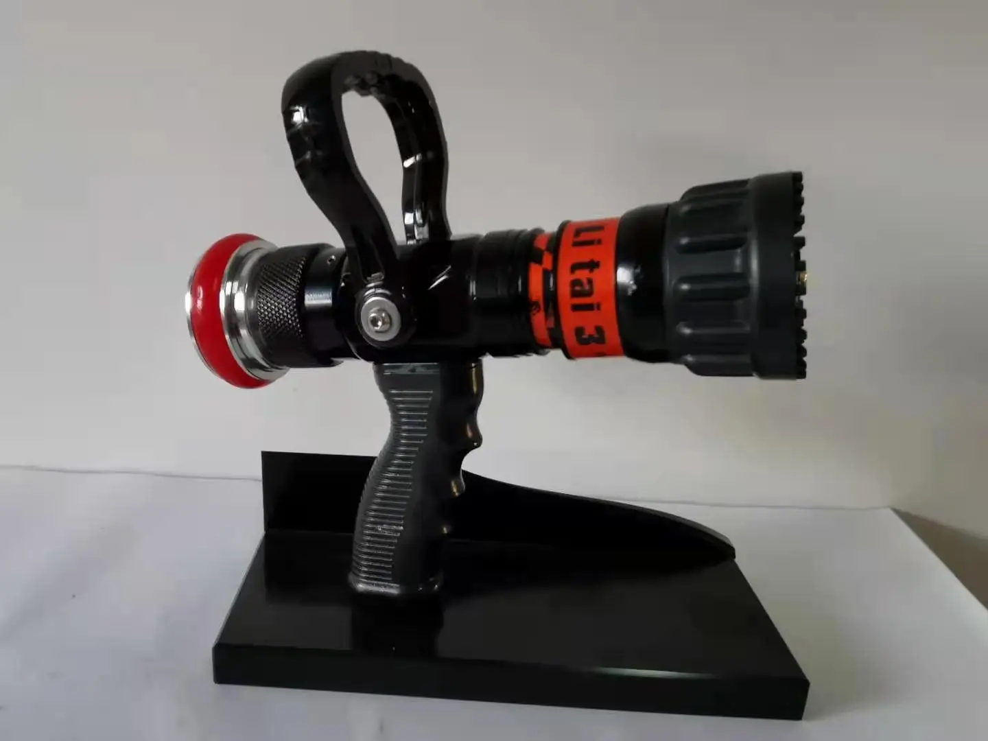 Limited Time Goods Adjusted Easily Non-corrosive Fire Fighting Nozzle