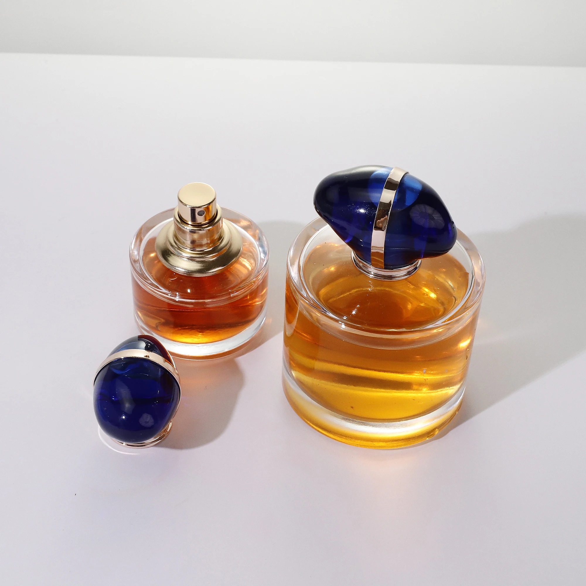 Wholesale Classic Simple, Lovely Cylinder Spray 30ml/50ml/100ml Clear Perfume glass Bottle