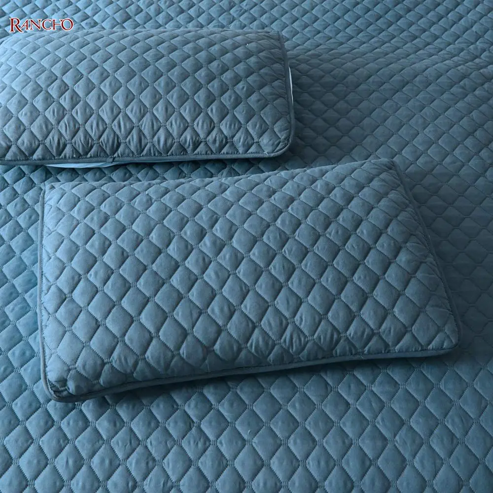 Factory custom wholesale good quality luxury design thick warm bedspread quilt set
