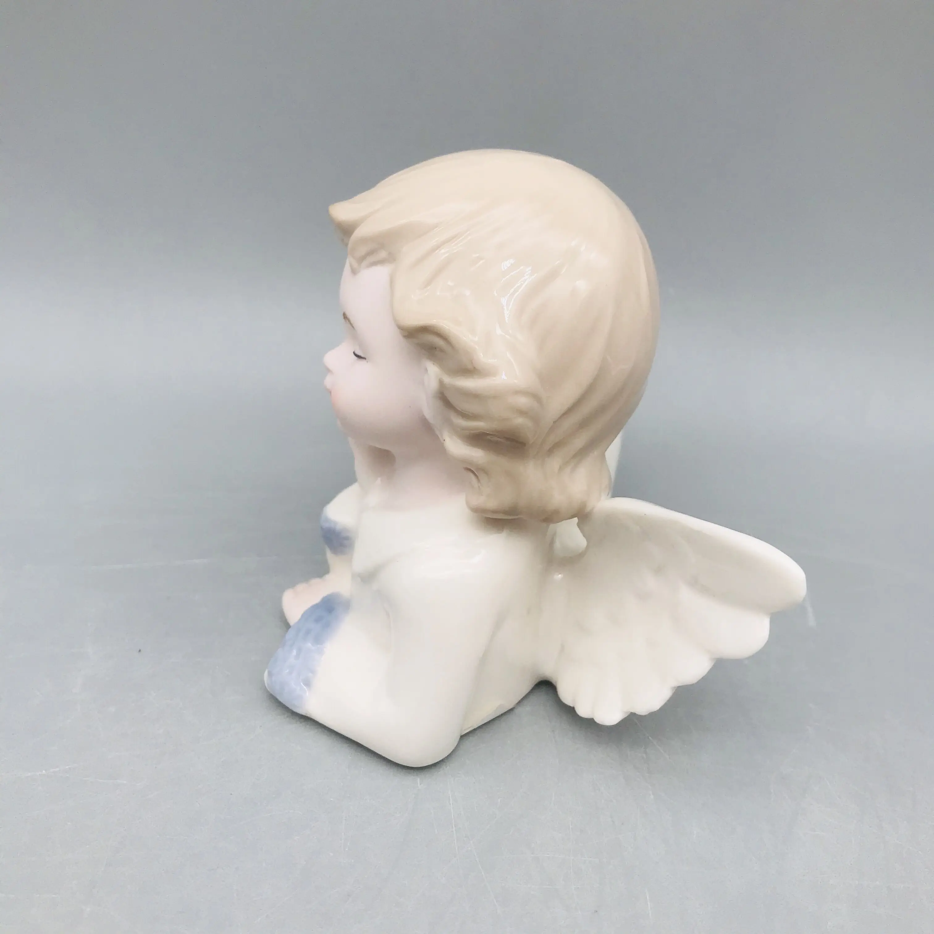 Factory directly supplies porcelain half-body angel figurine