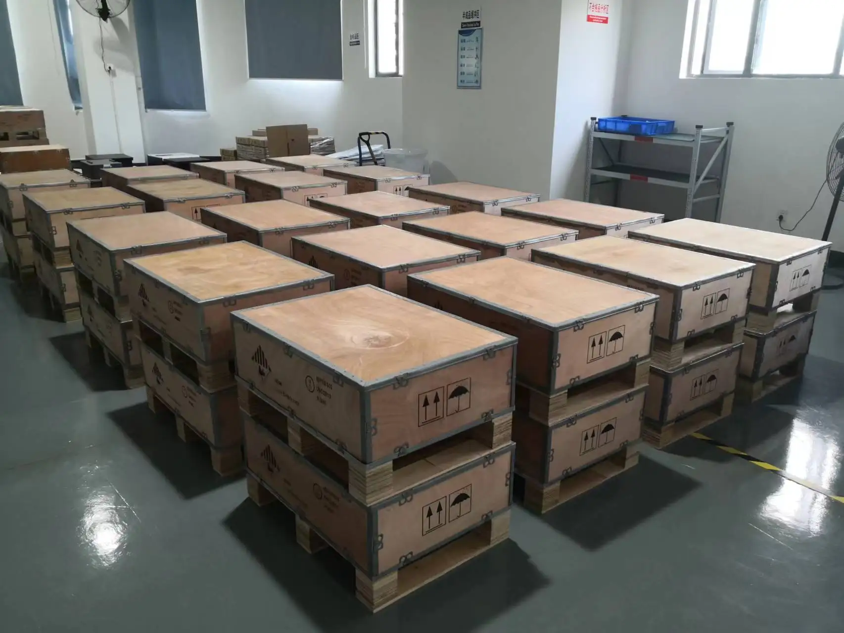 Wholesale 48V100Ah 200Ah 300Ah Lithium Iron Phosphate Solar Energy Full Capacity High-power Battery