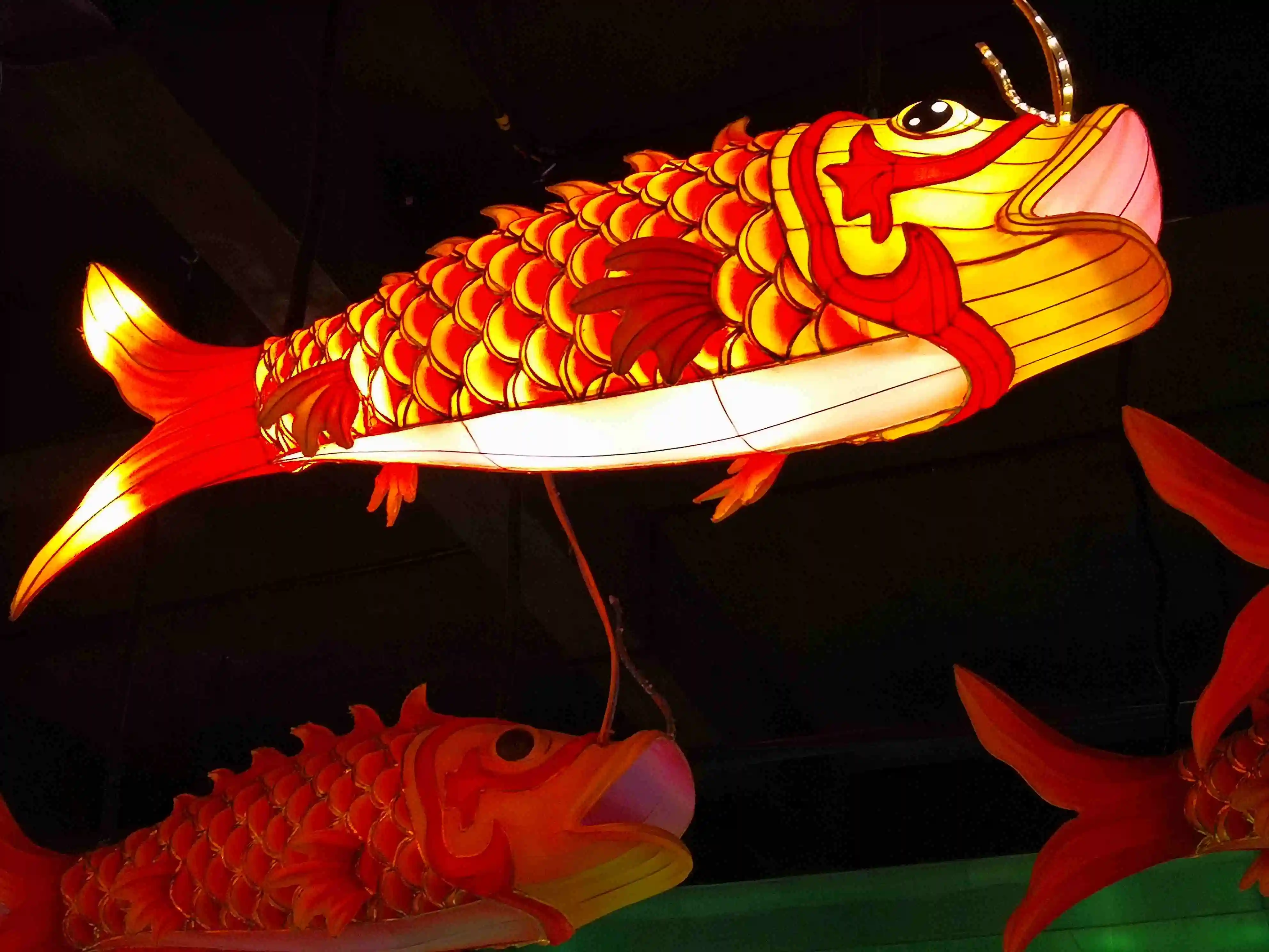 Chinese Tradition Light Festival Decoration Red Fish Lantern Hand Painted LED Animal Fish Lanterns for Lunar New Year