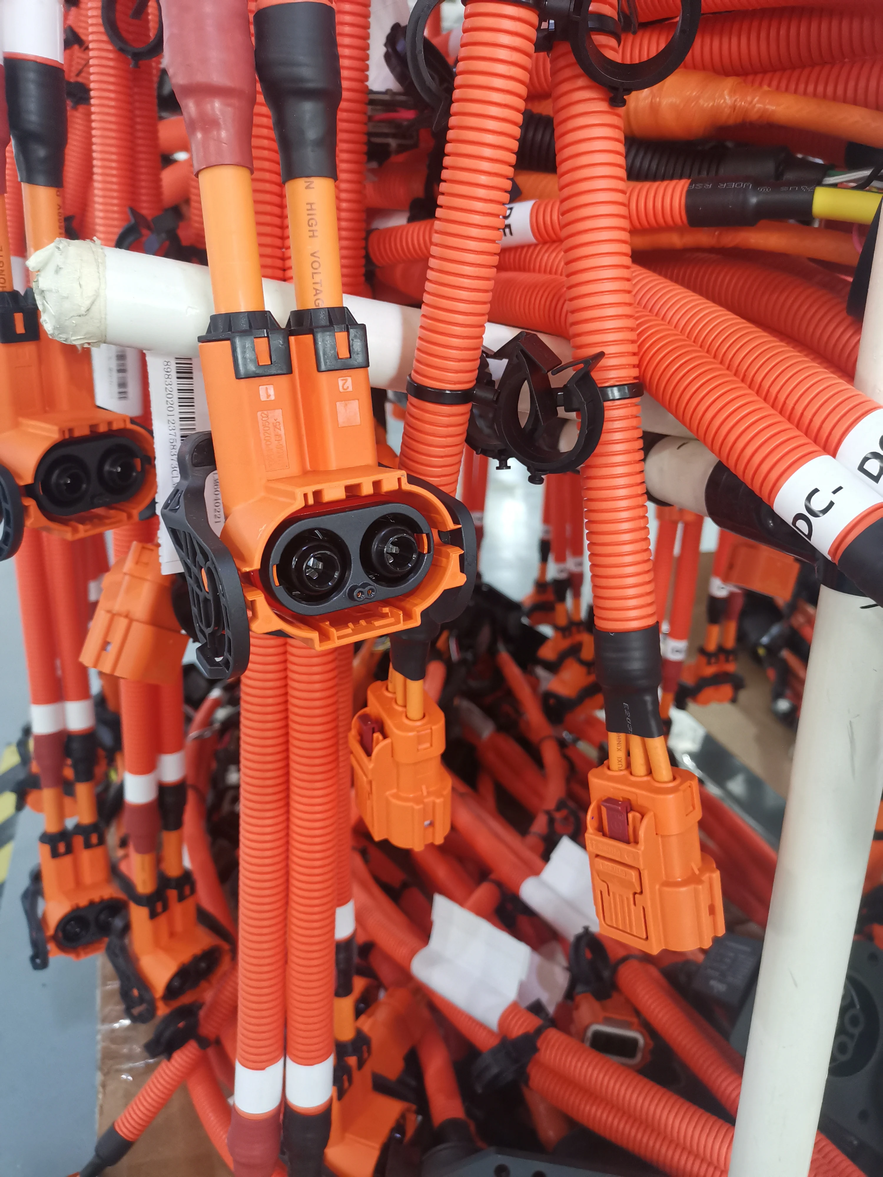 EV connector 2 poles HVIL high voltage connector