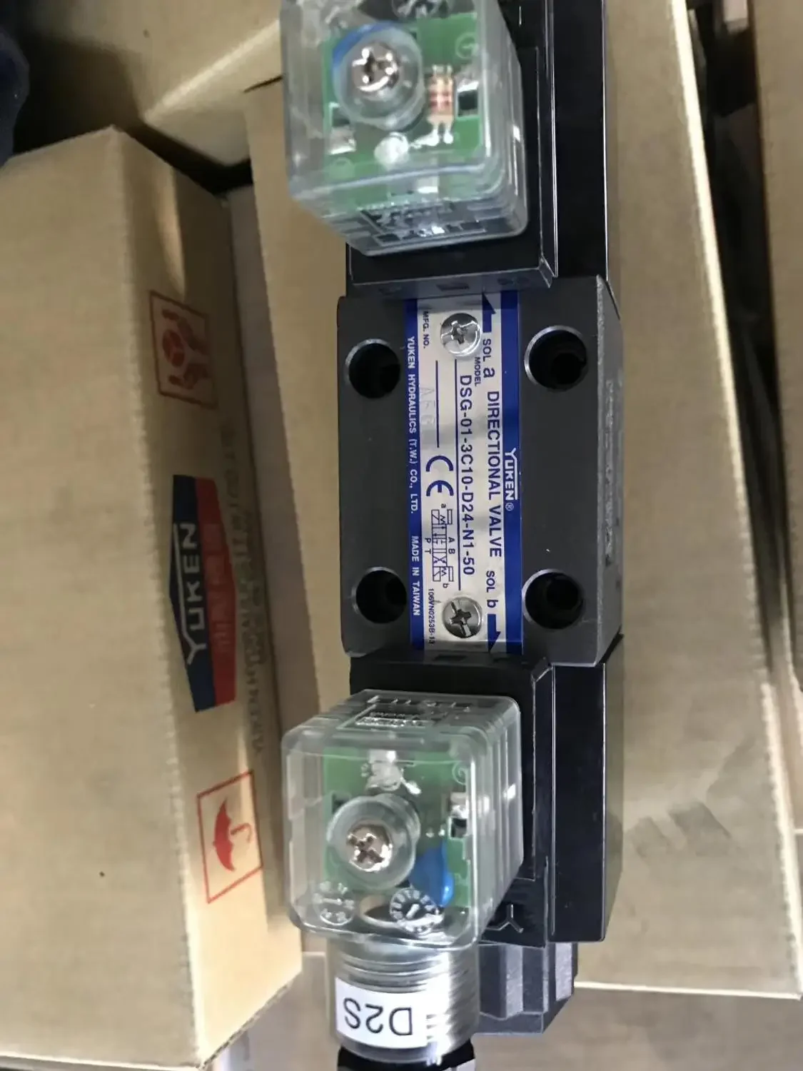 YUKEN Hydraulic valve DIRECTIONAL VALVE DSG-01-3C10-D24-NI-50