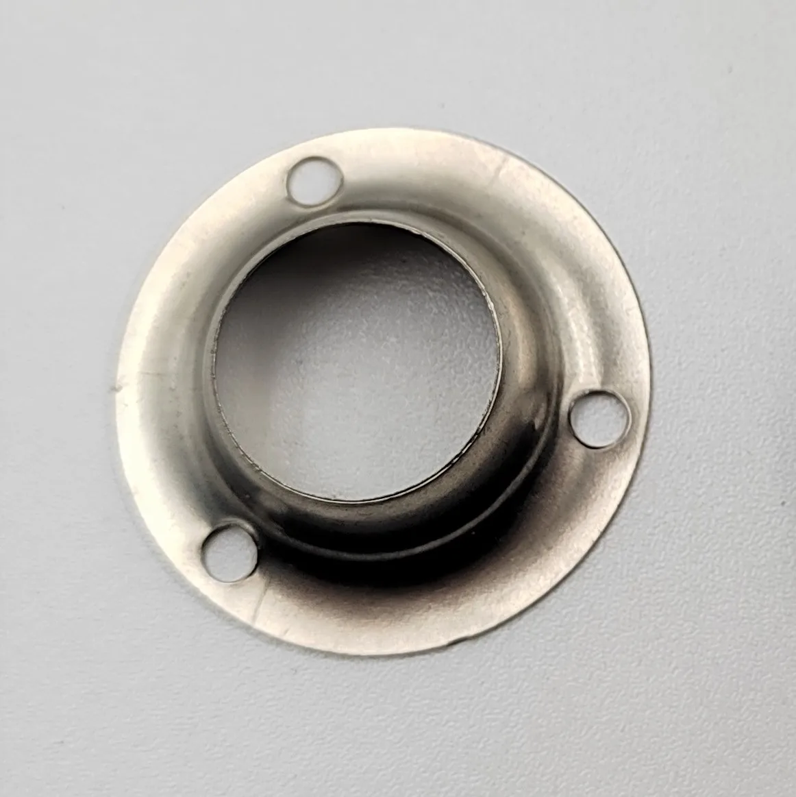 high-quality Economic Furniture Tube Holder 19mm Wardrobe Pipe Flange Wardrobe Hanger Clamp Round