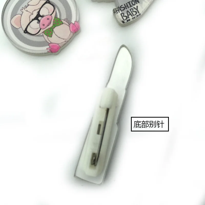 Cute Cartoon Animal Leaf Brooch Pin round Acrylic Badge with Printed Cat Design Clothing Accessories Decoration