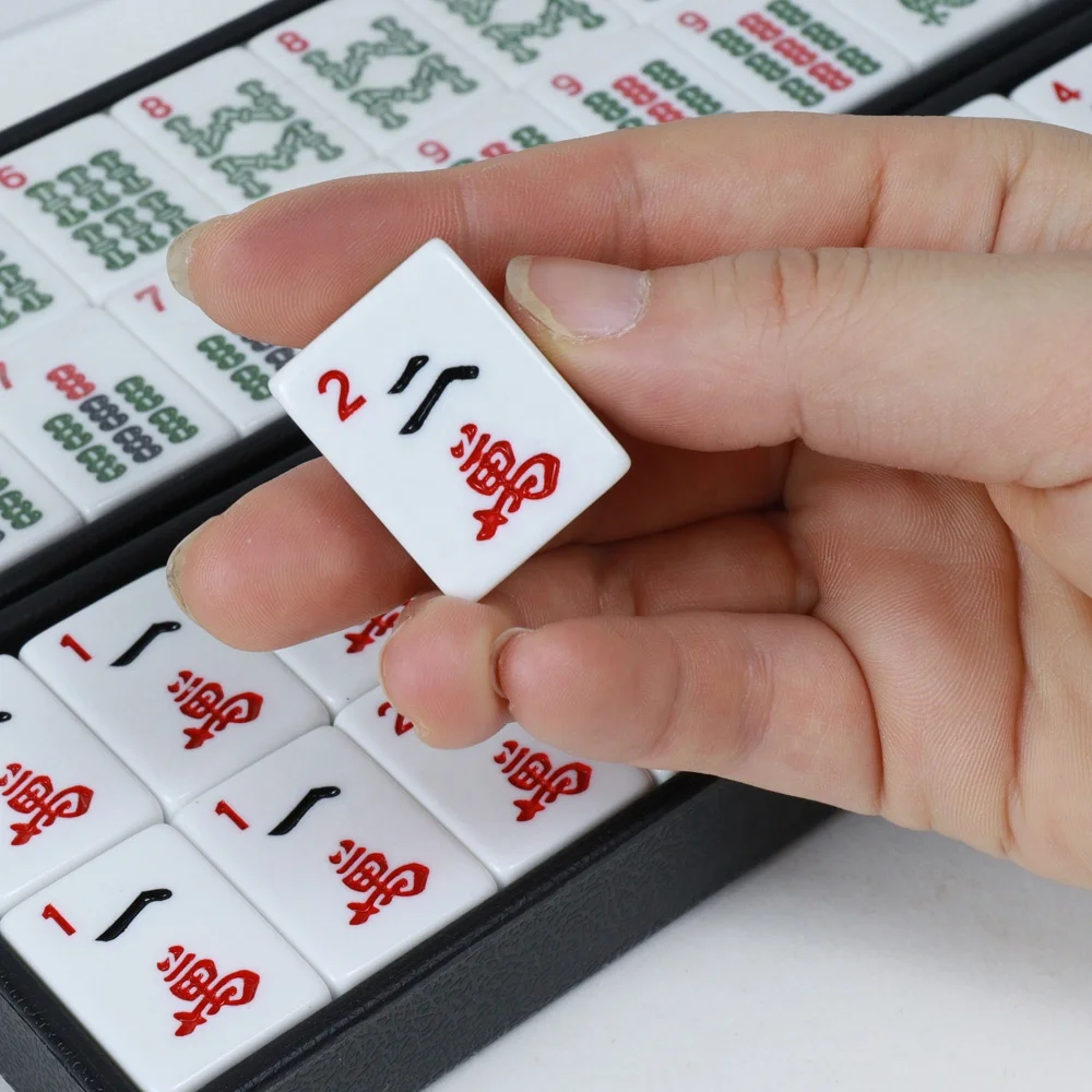 Professinal wholesesle 30mm American mahjong set 166 mahjong tiles with accessories and quilted bag for funny table game