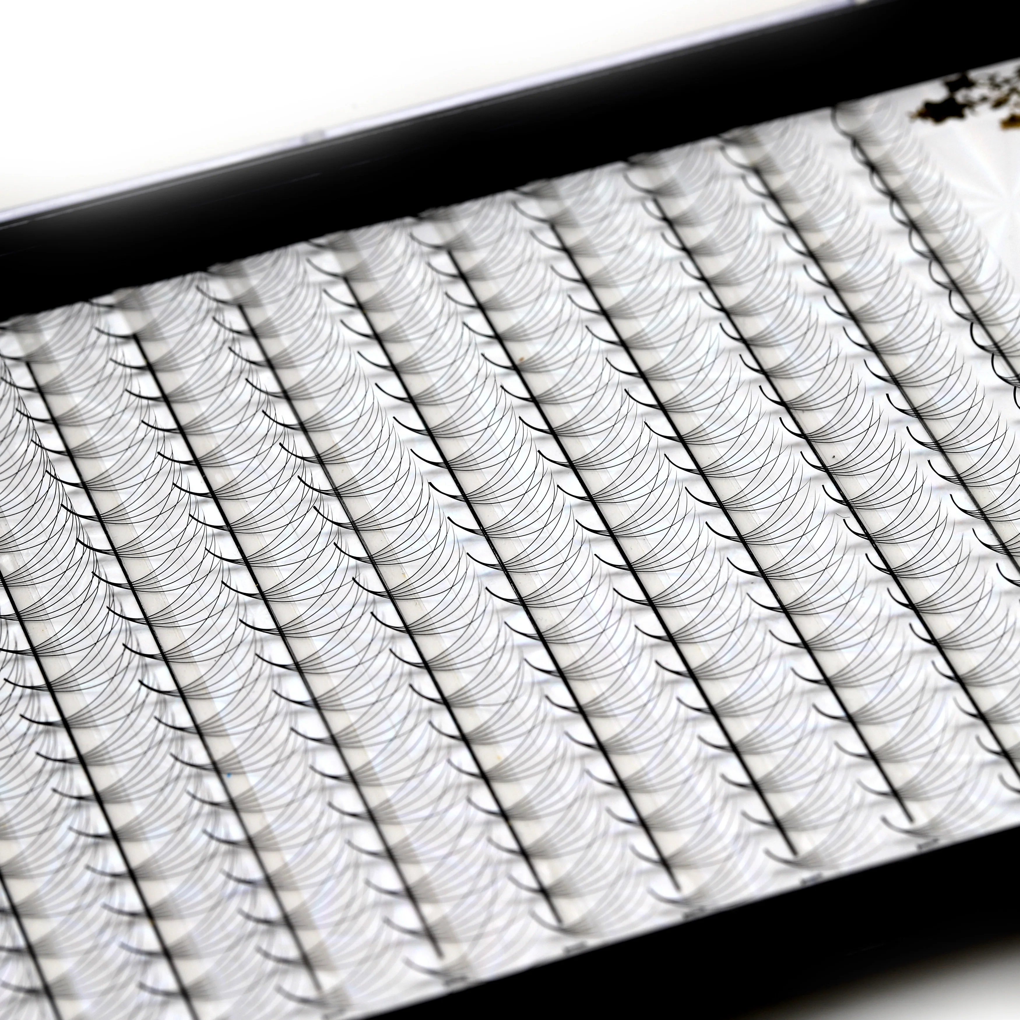 Custom Logo 3d 4d 5d premade volume fans sharp pointy premade fan lashes l curl  premade fan