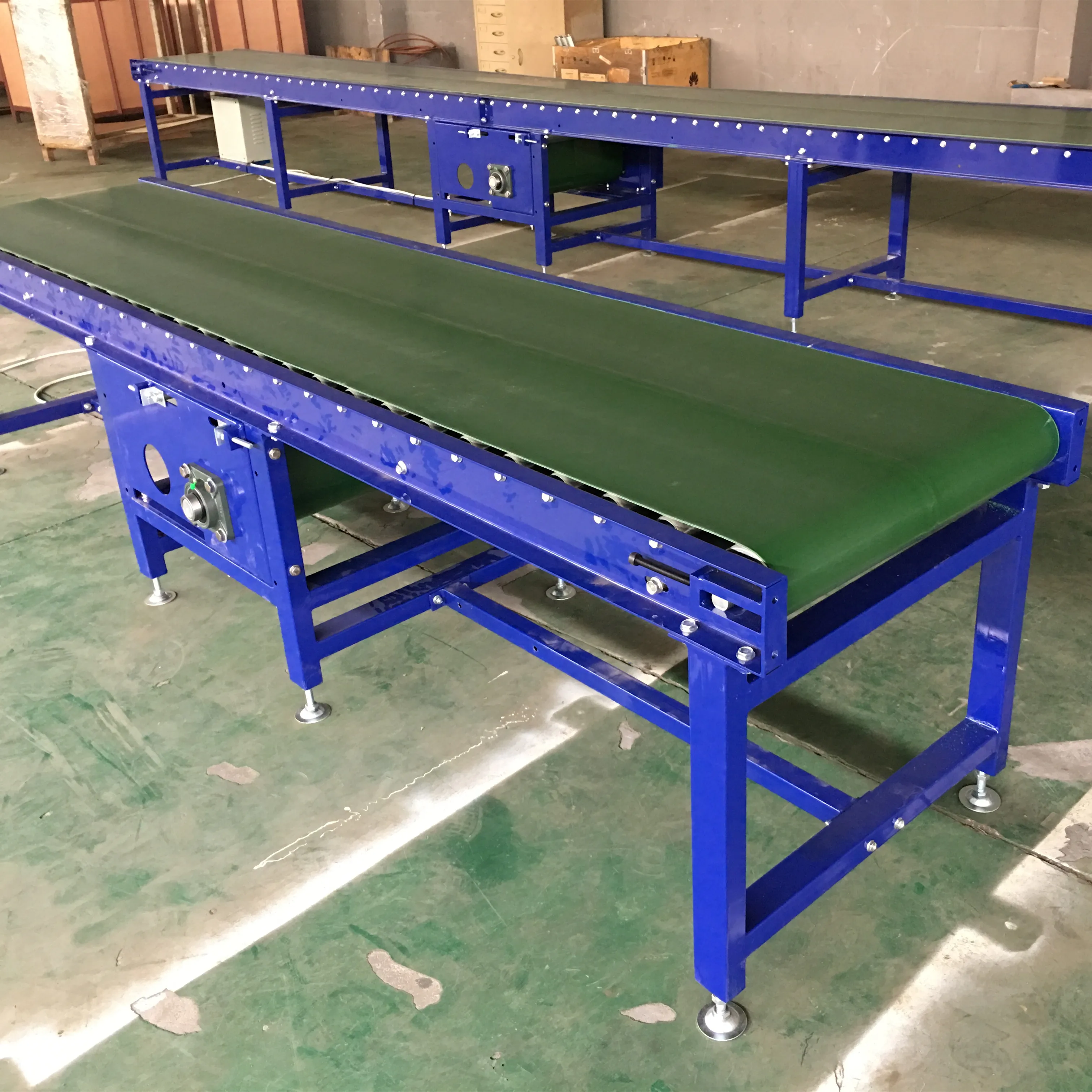 Conveyor Belt Conveyor System Plastic Injection Molding Machine