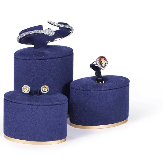 Window Display High-End Jewelry Bracelet Ring Necklace Display Ornaments Props Set for Store