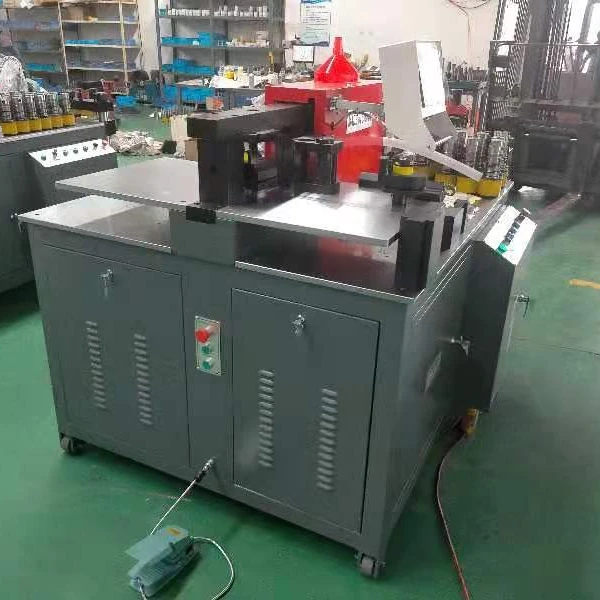 Гибкая автоматическая машина для сгибания и резки шин