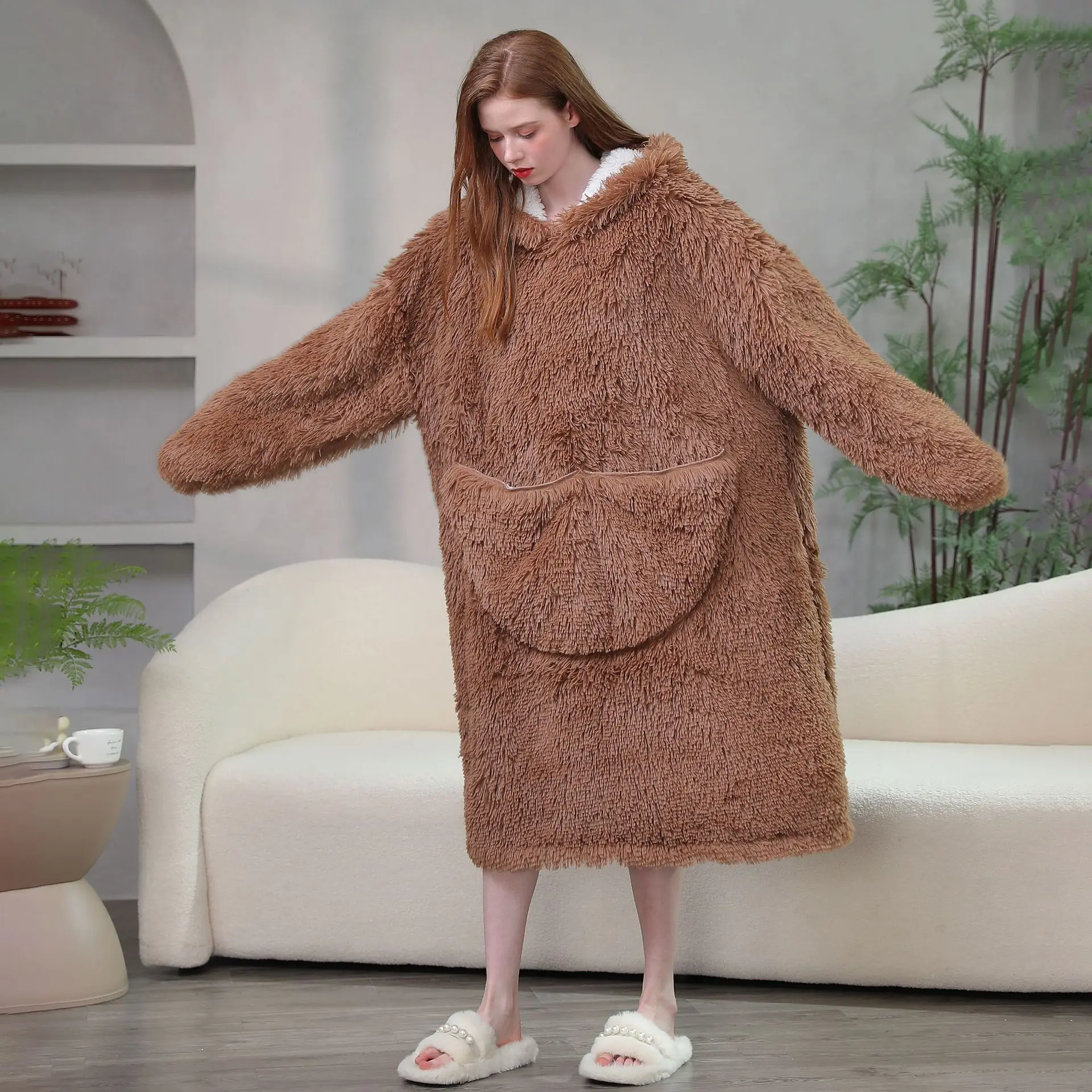 Explosion of the Pullover Hooded Plush Lazy Clothes TV Blanket Thickened Warm Home Clothing Loose Pajamas