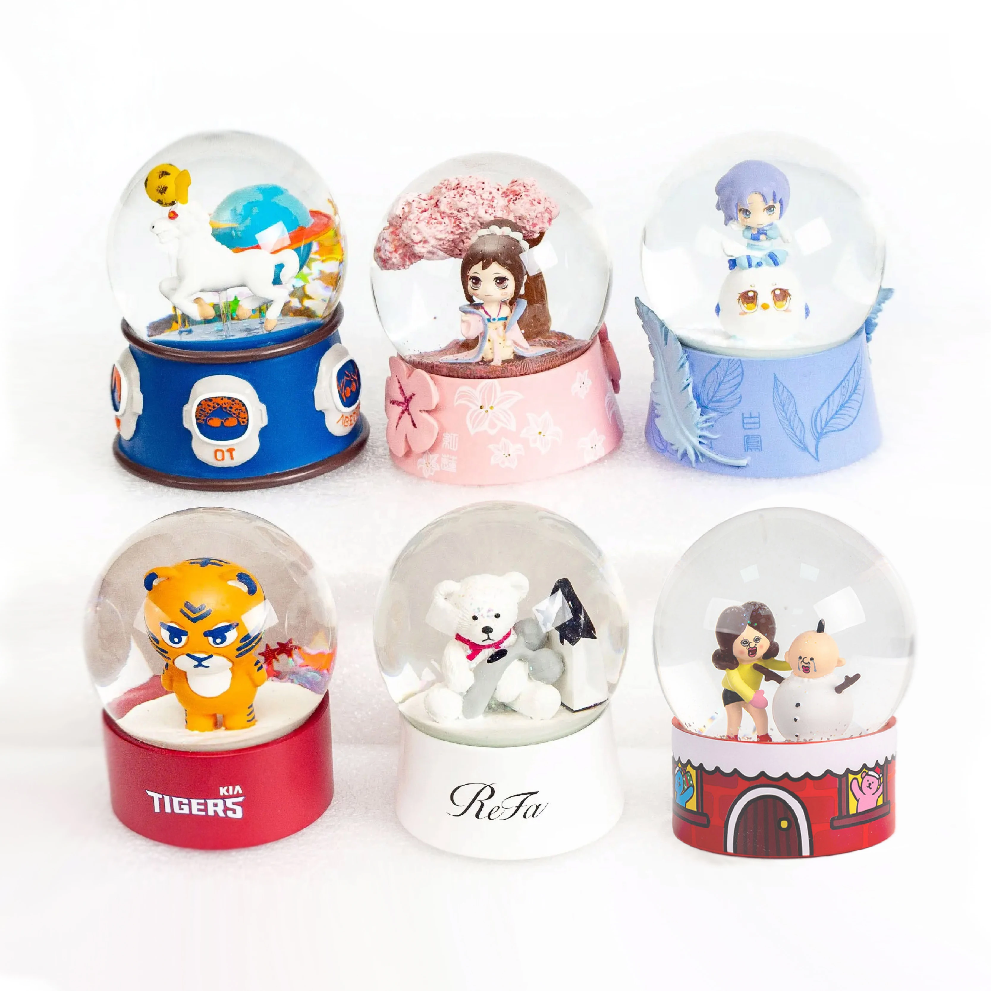 High Quality 35 45 55 65 80 100 mm Glass Crystal Snow Globe Custom Promotion Resin Snowglobe Wholesale Cartoon Movie Souvenir