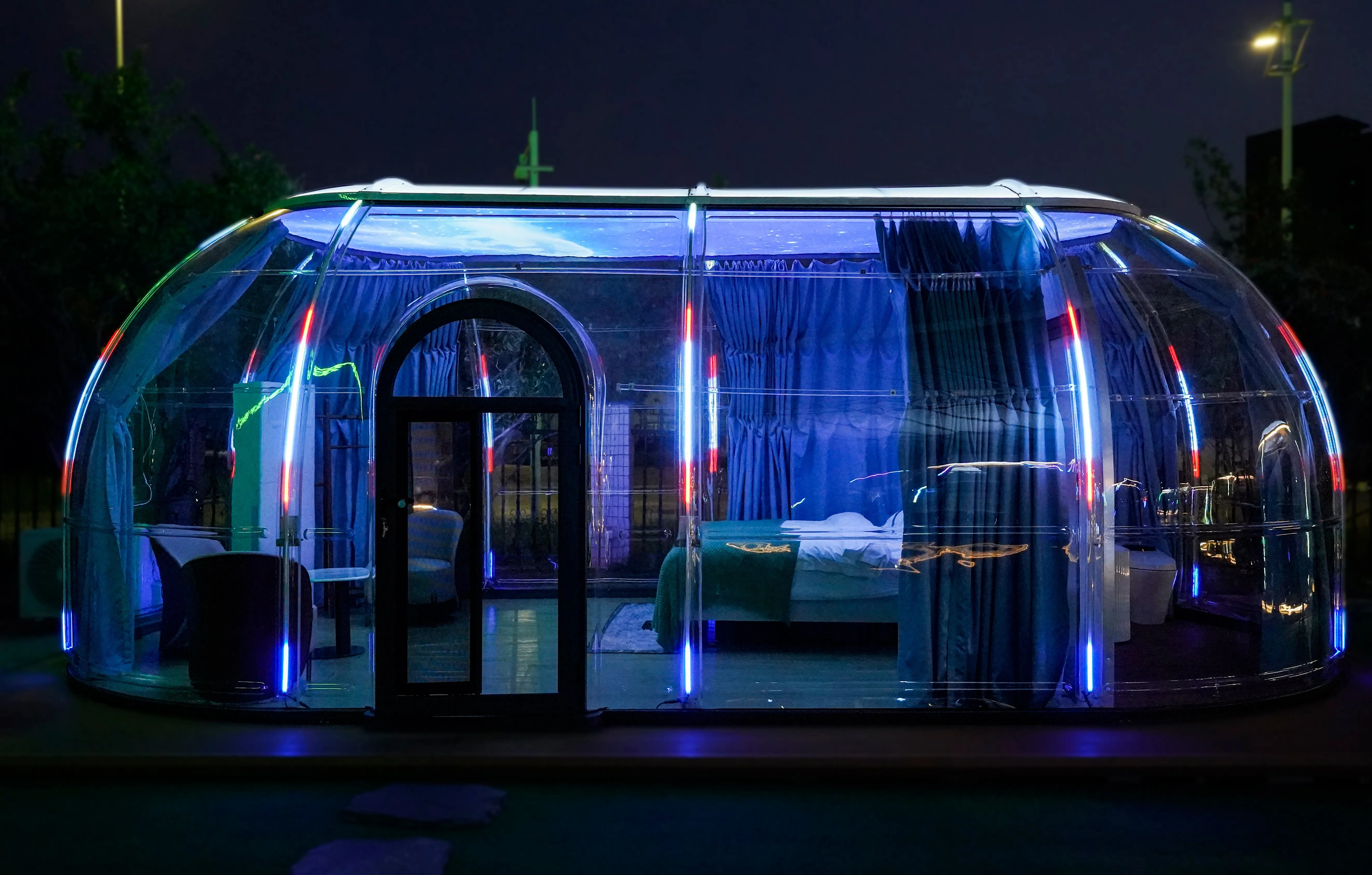 Outdoor Bubble Room Polycarbonate Starry Sky Room Transparent Bubble House for Garden