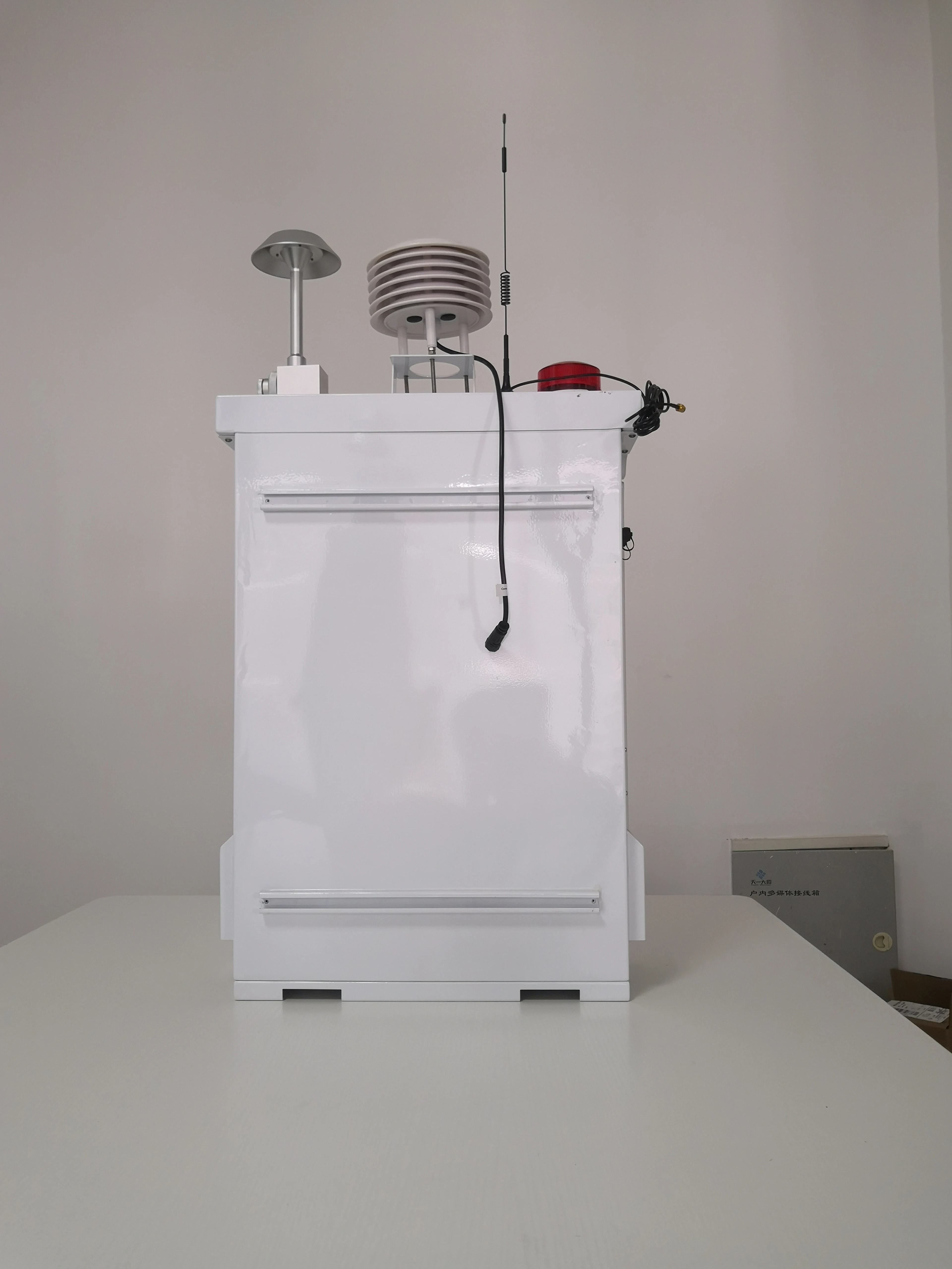 AQM-09 Air Quality Monitor Equipment For PM2.5 PM10 CO SO2 O3 CO2 H2S with cloud platform and data