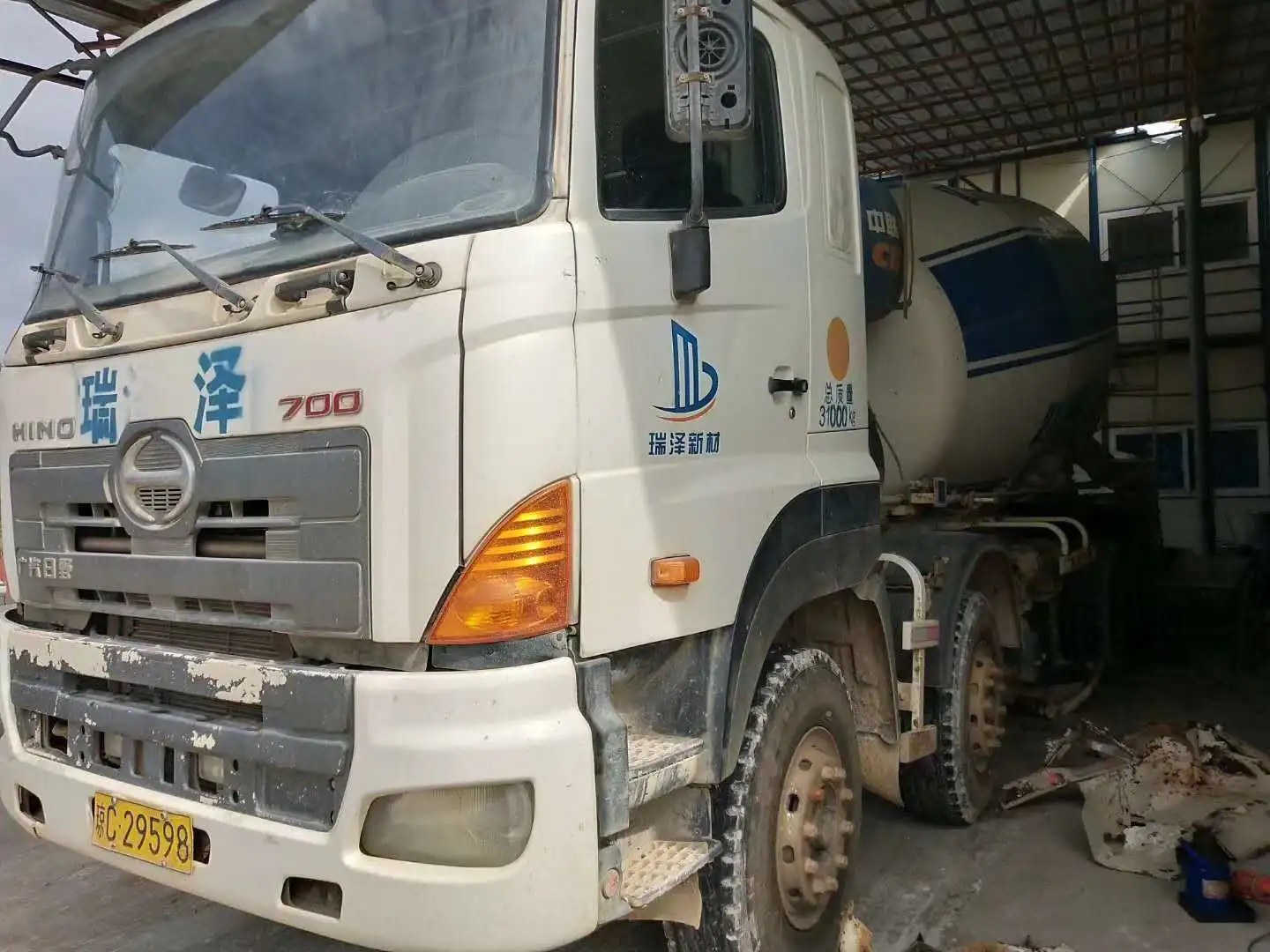  Б/у Бетономешалка HINO 700 UD Isuzu 9M3/бренд