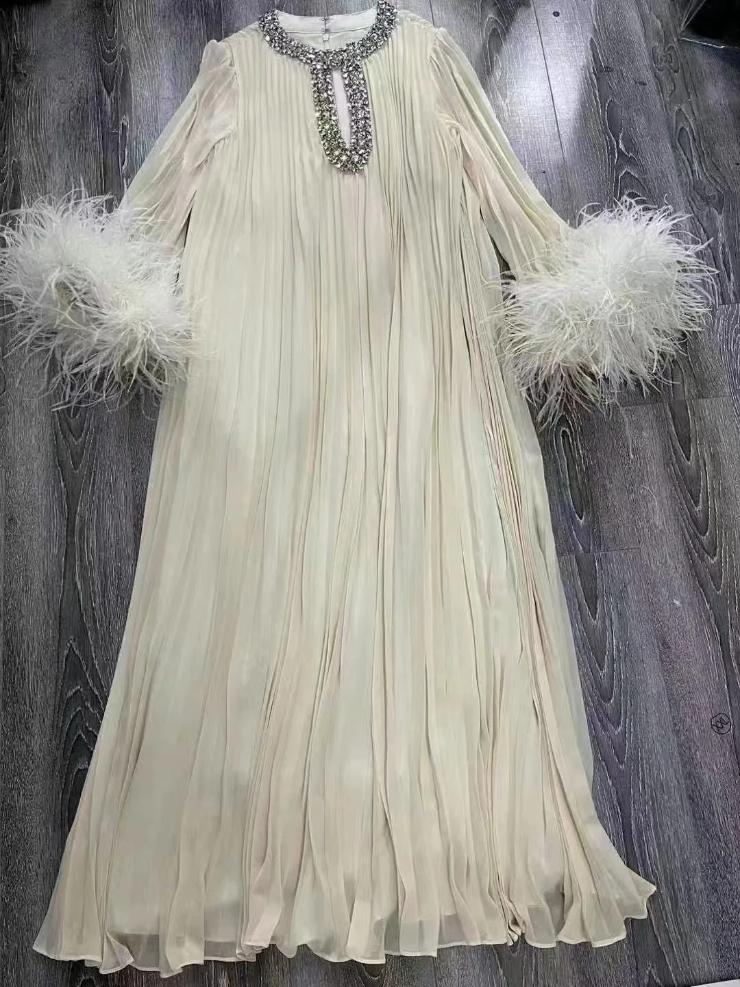 Luxury womens round crystal neck dress lady solid color big size clothes pleated skirt real fur cuffs long skirt