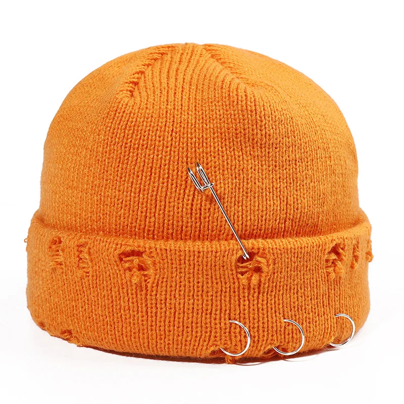 MOTE-MH346 Autumn New Design Iron Ring Pin Hole Ornamental Knitted Hat Solid Color Beanie Hat Personalized Melon Peel Winter Hat