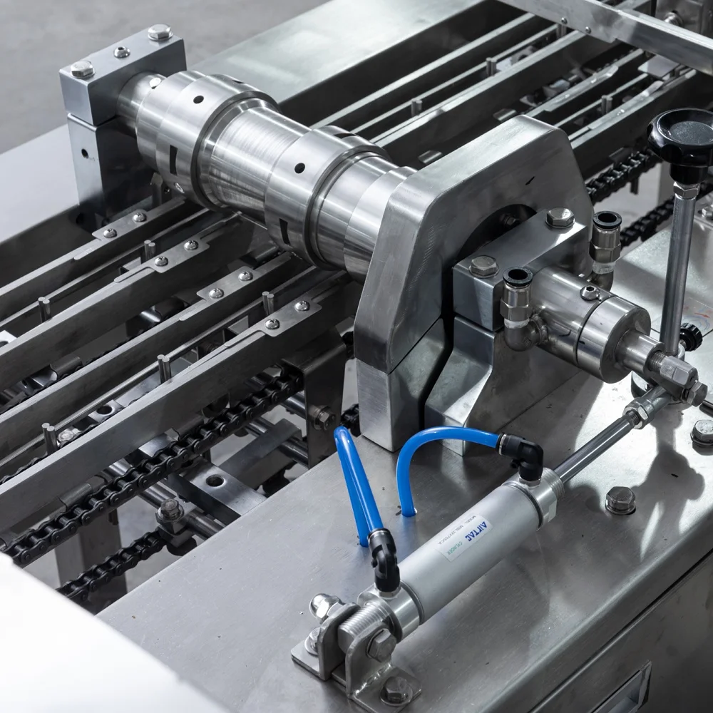 High quality double lane blackpink mini oreo biscuit and cookies sandwich making machine small for sale in India