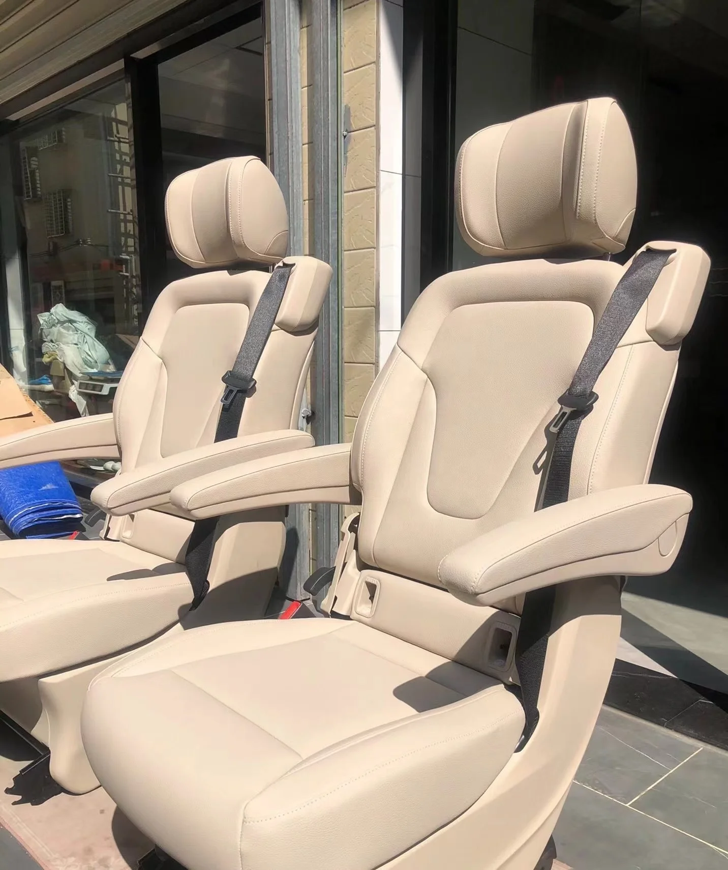 Wholesale original custom vans seats passenger Beige Black full leather modified car seat for Mercedes Benz V260 V class