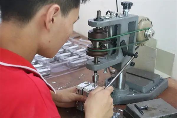 OEM алюминиевая 6061 7075 металлическая обработка CNC услуги 5 оси пользовательская обрабатывающая Часть Прецизионные
