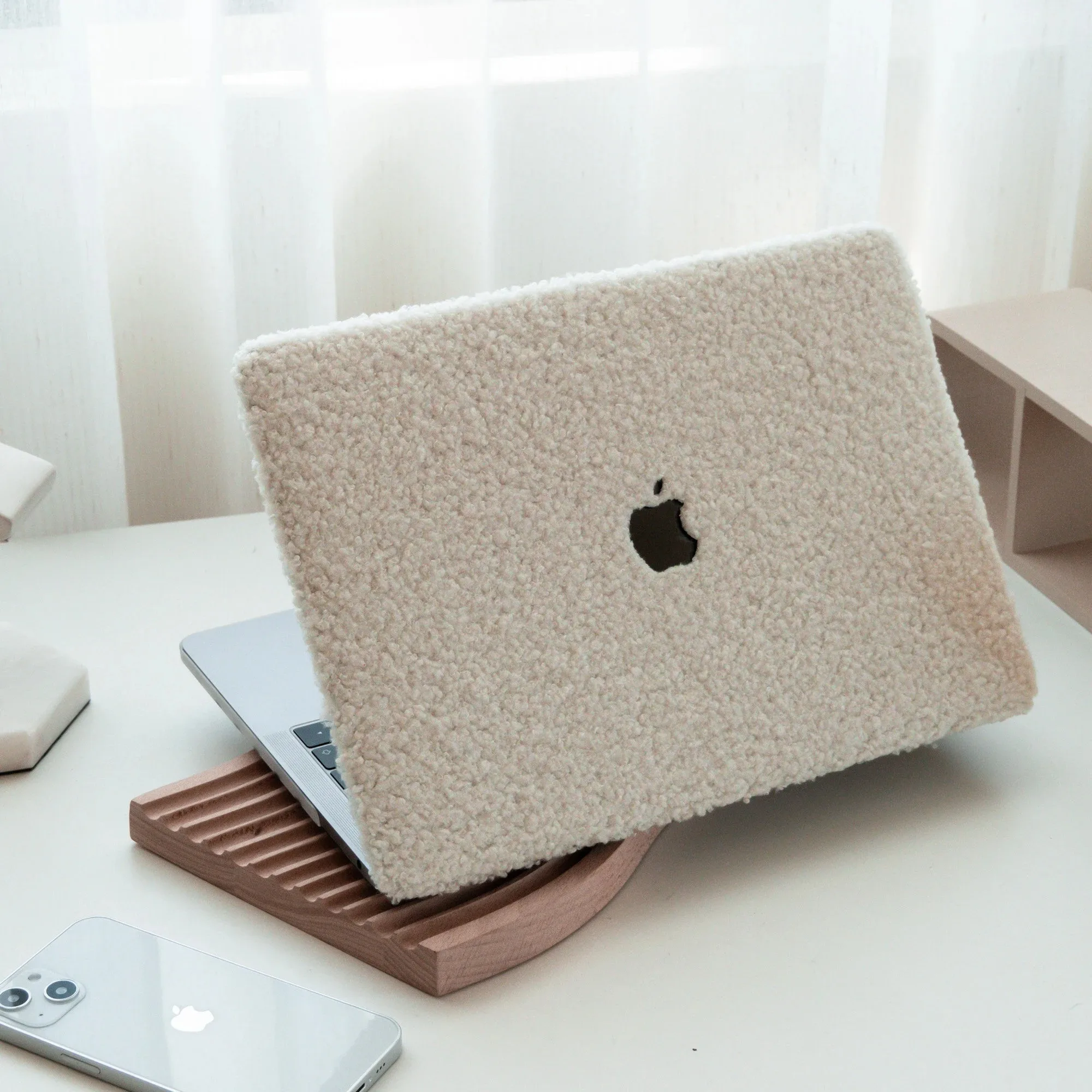 New Style Fluffy Laptop cover Hard Shell Case for Apple MacBook Pro 14 16 Inch Case 2023  M3 Pro M3 Max Chip