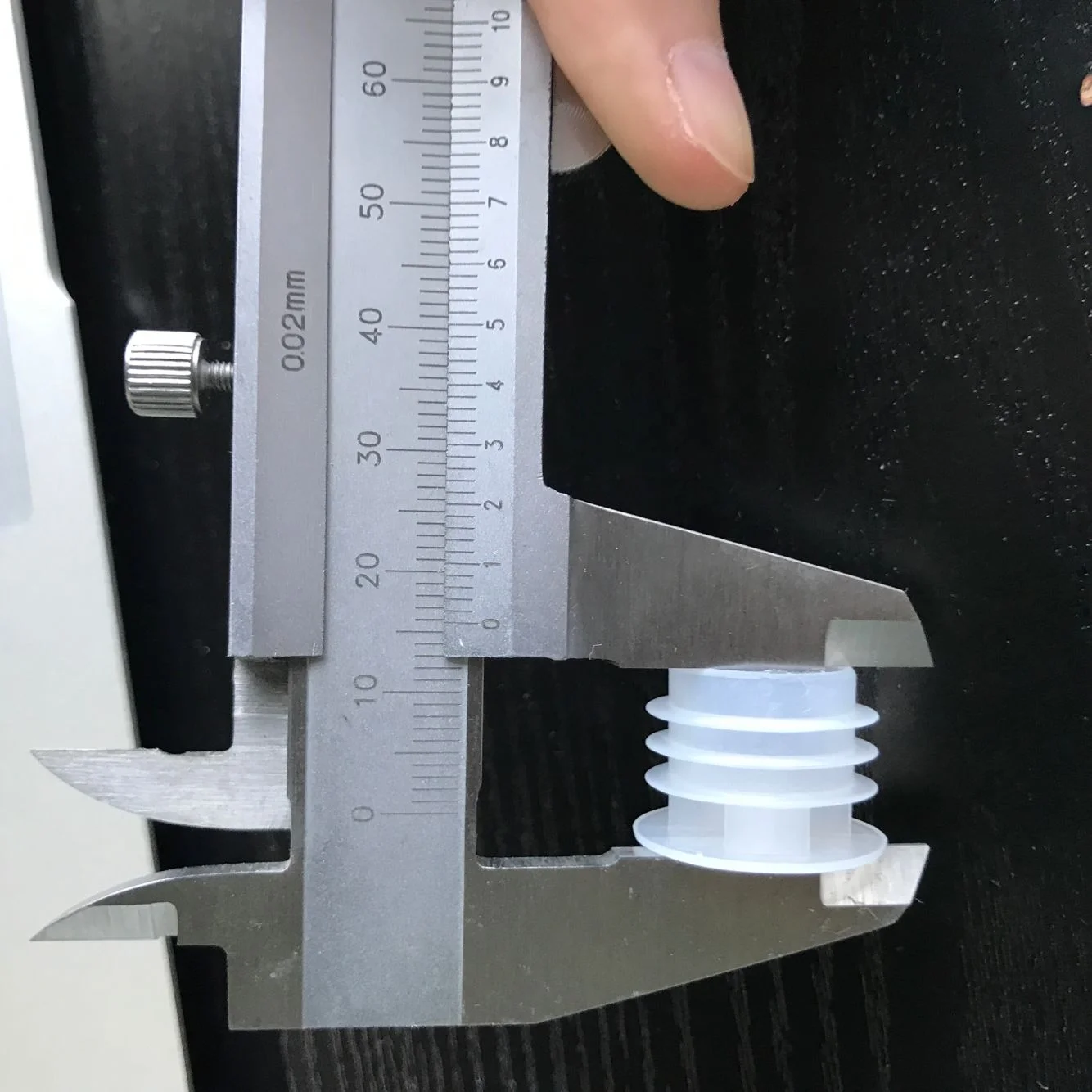 Press in Bottle Adapter for Oral Medication DIN28 Bottle Neck