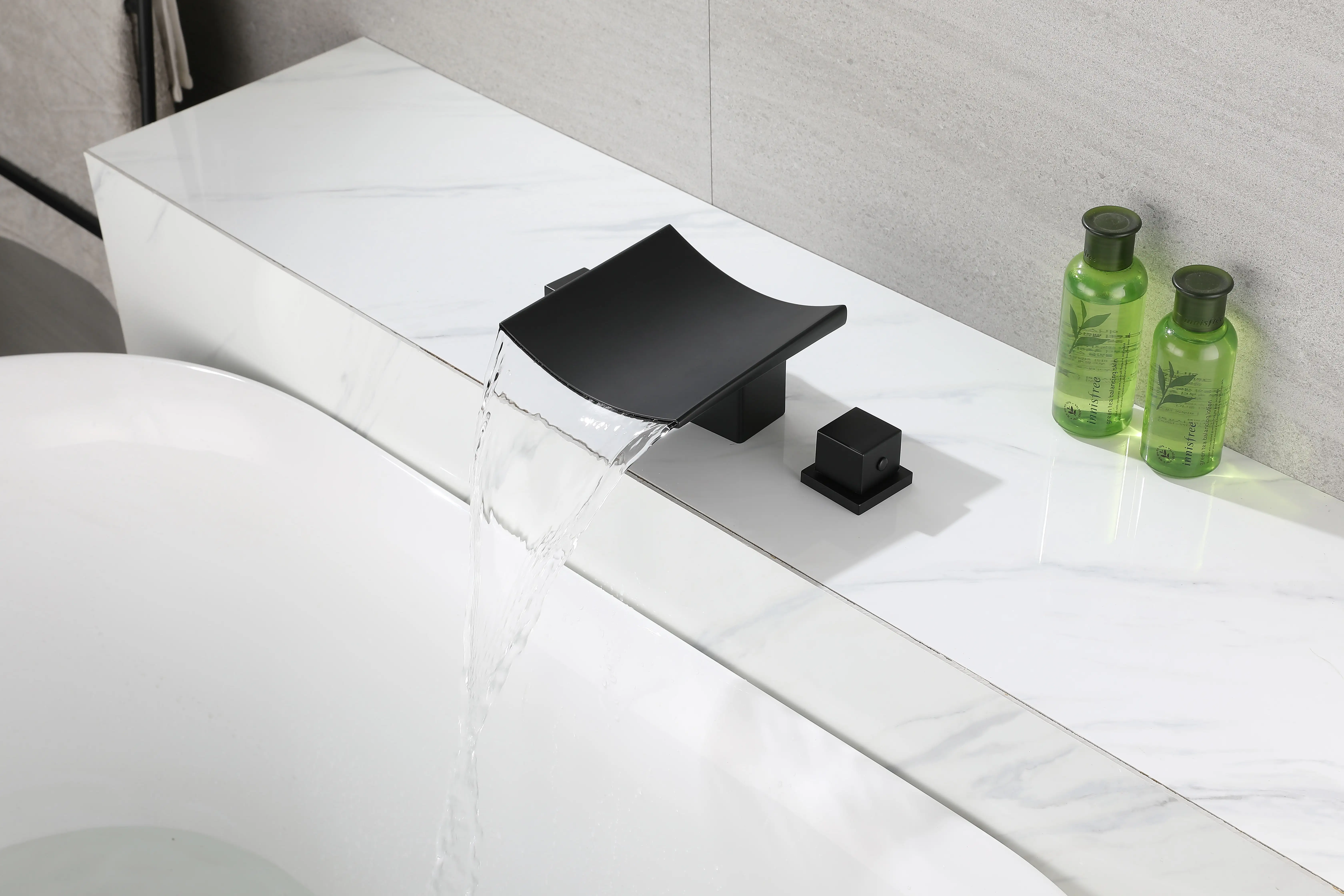 Modern Contemporary Luxury Bath Faucet Mixer Black Thermostat Wall Faucets for Bathroom Shower & Sink Polished Surface Treatment