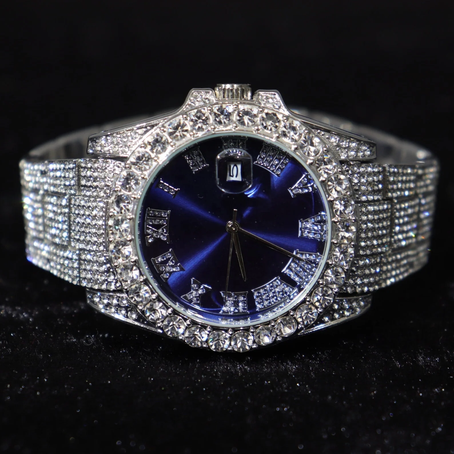 2023 classic luxury custom Automatic mechanical watch VVS Moissanite full designer diamond exquisite watch for men and women.