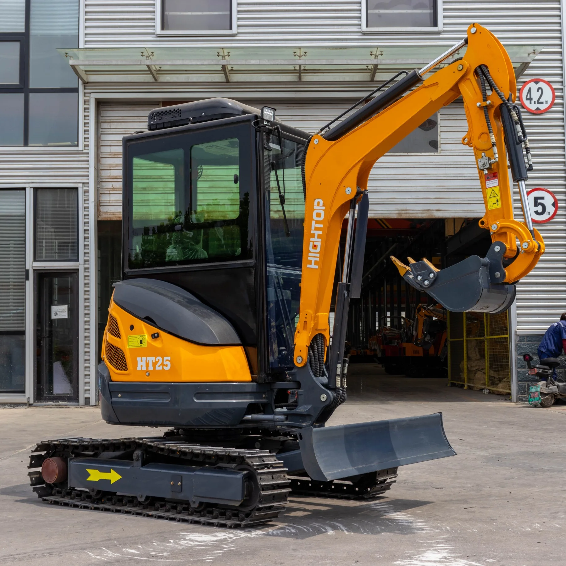 China digging machine Mini Crawler Excavator With Famous diesel brand Engine approved by CE EPA certification 2.5ton excavator