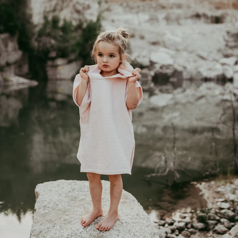 China Wholesale Mildream Custom Organic Waffle Baby Hooded Towel Soft Baby Hood Beach Towel