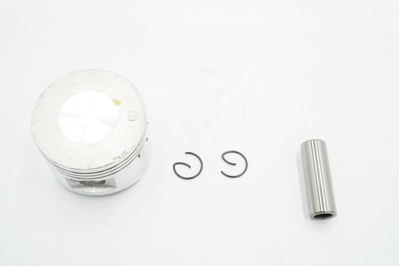 Manufacture Pistn De La Motocicleta Motorcycle 642M06700 Std Bore 50Mm 2 Stroke Forged Piston For Cigueal Suzuki Rm250 Wiseco