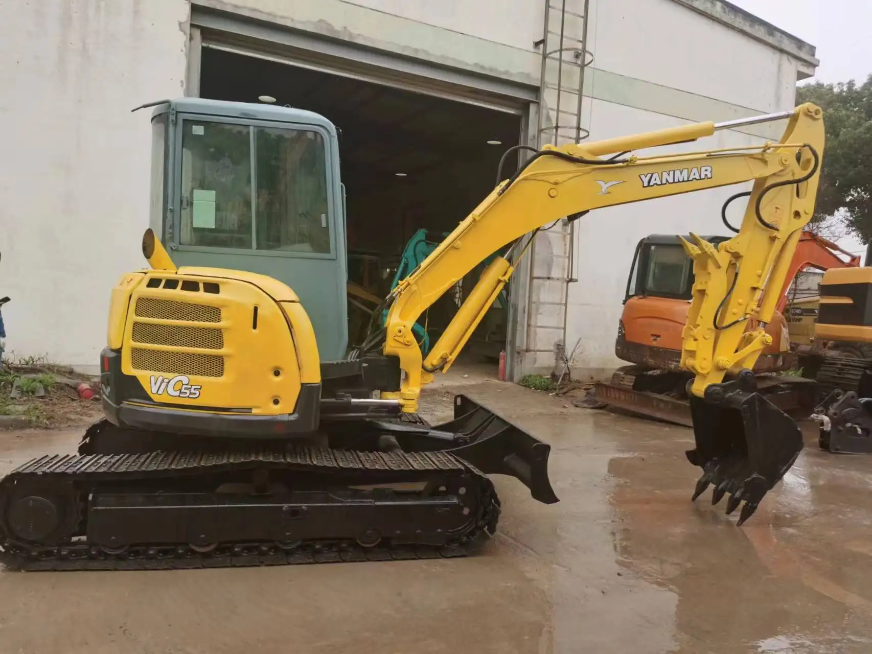 EPA Small Excavator Used Mini Excavator With Thumb For Sale in Shanghai