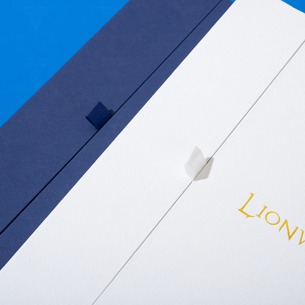 Lionwrapack Custom Logo Gift Boxes Eco-Friendly Recyclable Paper Packaging Large Clothing Shipping Boxes Textured Art Paper Box