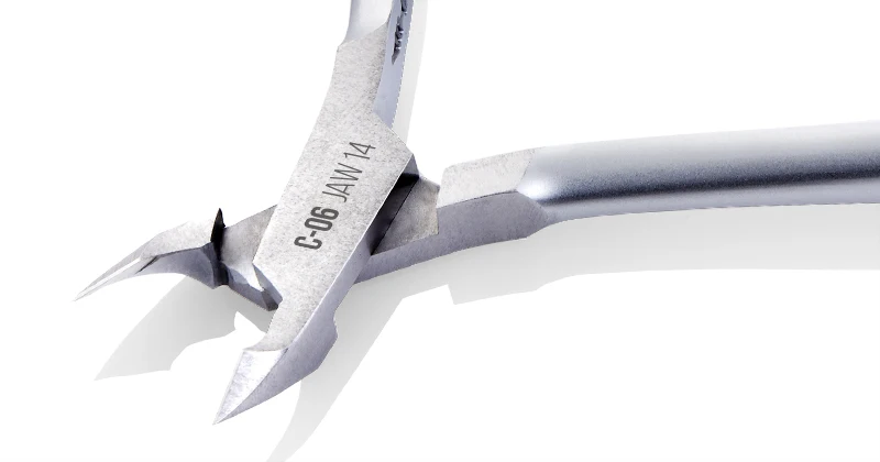 Professional High Quality Nail Kit Manicure Pedicure Set with C-06 Stainless Steel Cuticle Nippers for Fingers