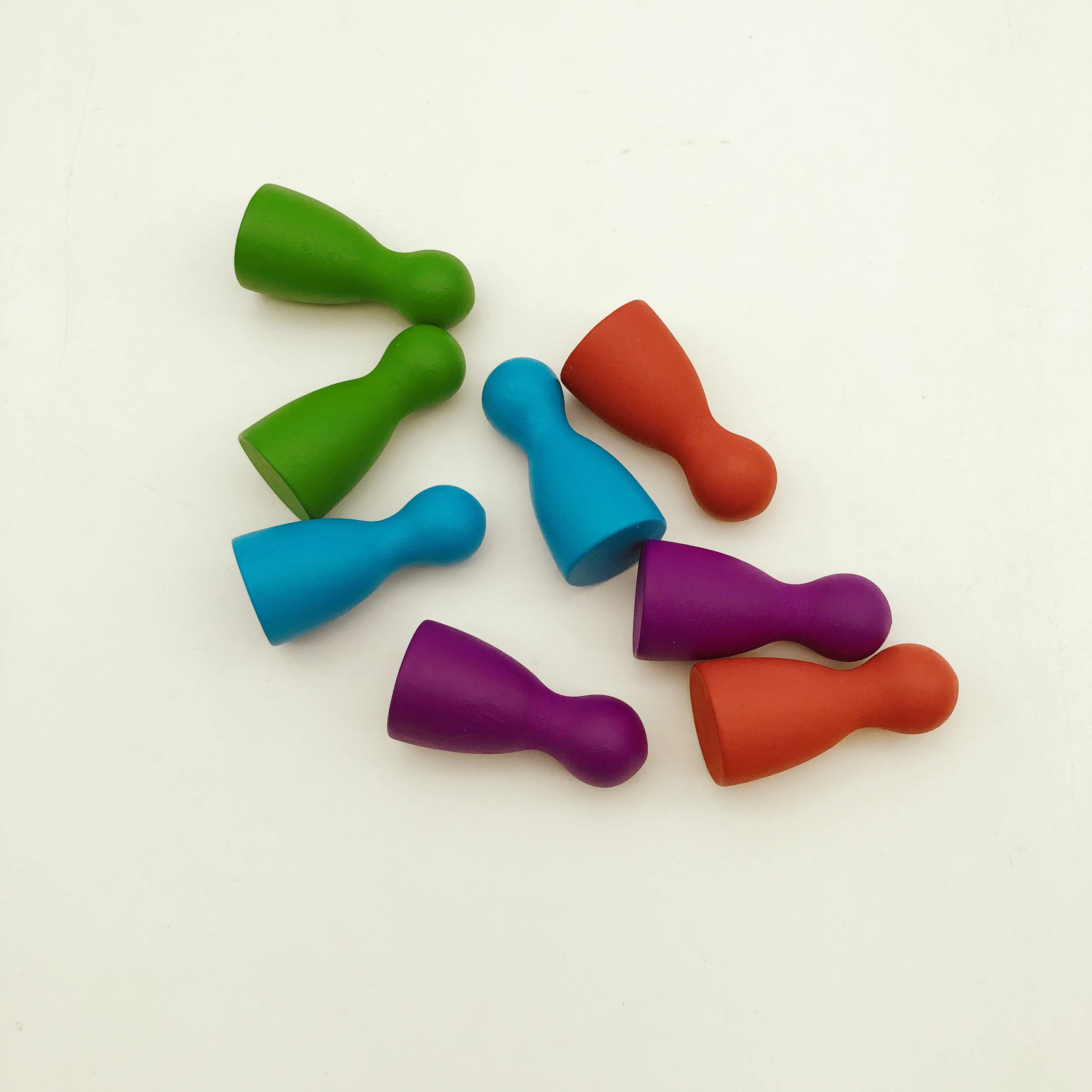 
Custom Colorful Wooden Board Game Pieces and Plastic Pawns 