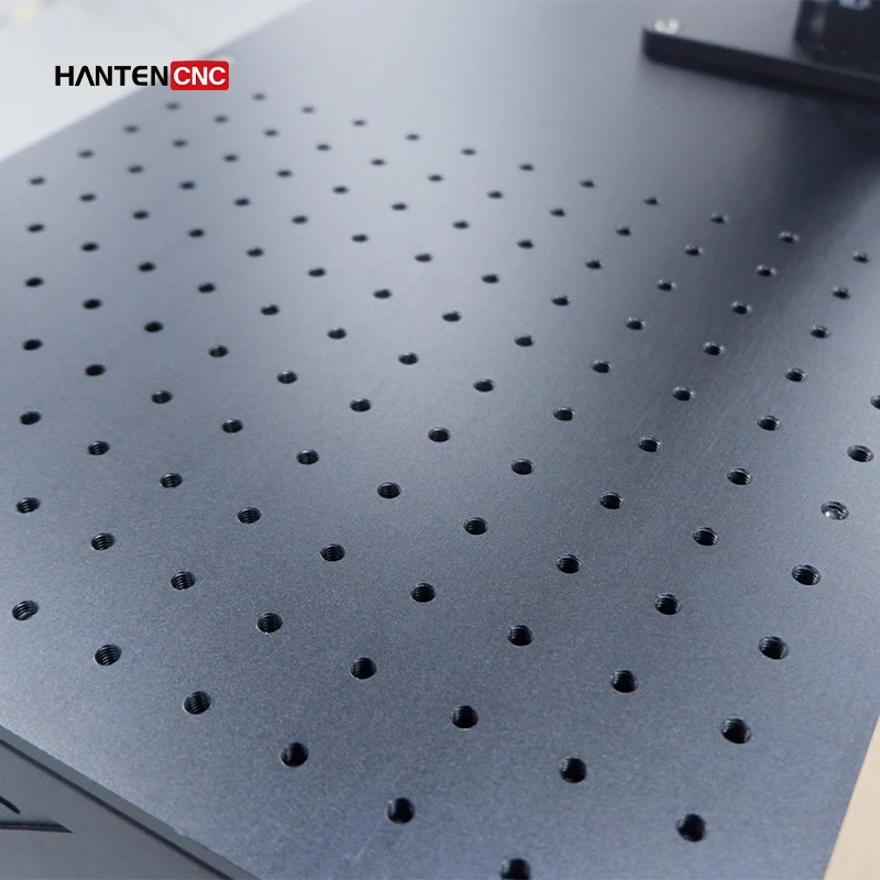 Laser table cutting and engraving stainless steel 20W30W50W animal ear tag fiber optic portable laser marking machine