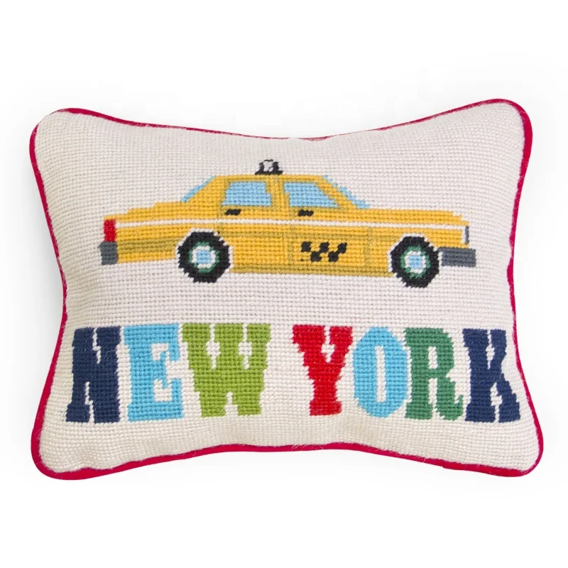 Прямоугольная подушка с вышивкой New York