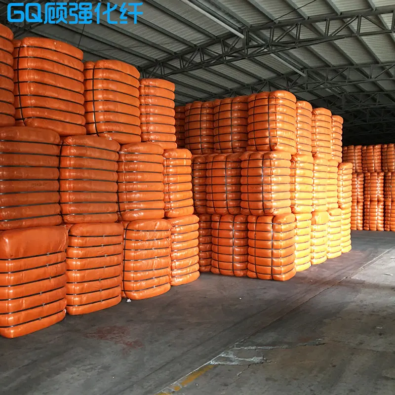 Дешевый наполнитель HC, высококачественное Полиэфирное штапельное волокно, наполненное хлопком hcs, полиэстеровое штапельное волокно 15 г * 64 мм hcs