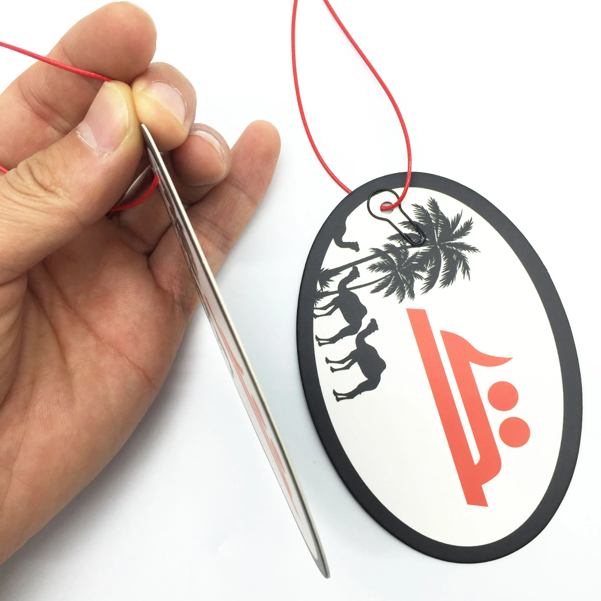 Custom 700gsm Clothing Swing Tag Brand Logo Clothes Label Hang Tag with Safe Pin for T Shirt