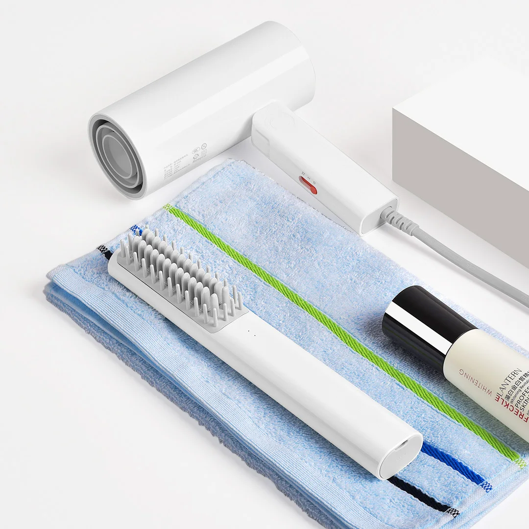 Terse Size Rechargeable Wireless Flat Iron Hair Straightener With USB Charging Cable