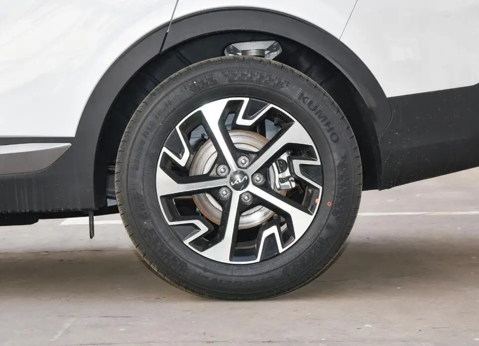 2023 Hot selling gasoline car 1.5T 2.0T 8-speed manual transmission  four-wheel drive Kia Sportage Petrol SUV for sale