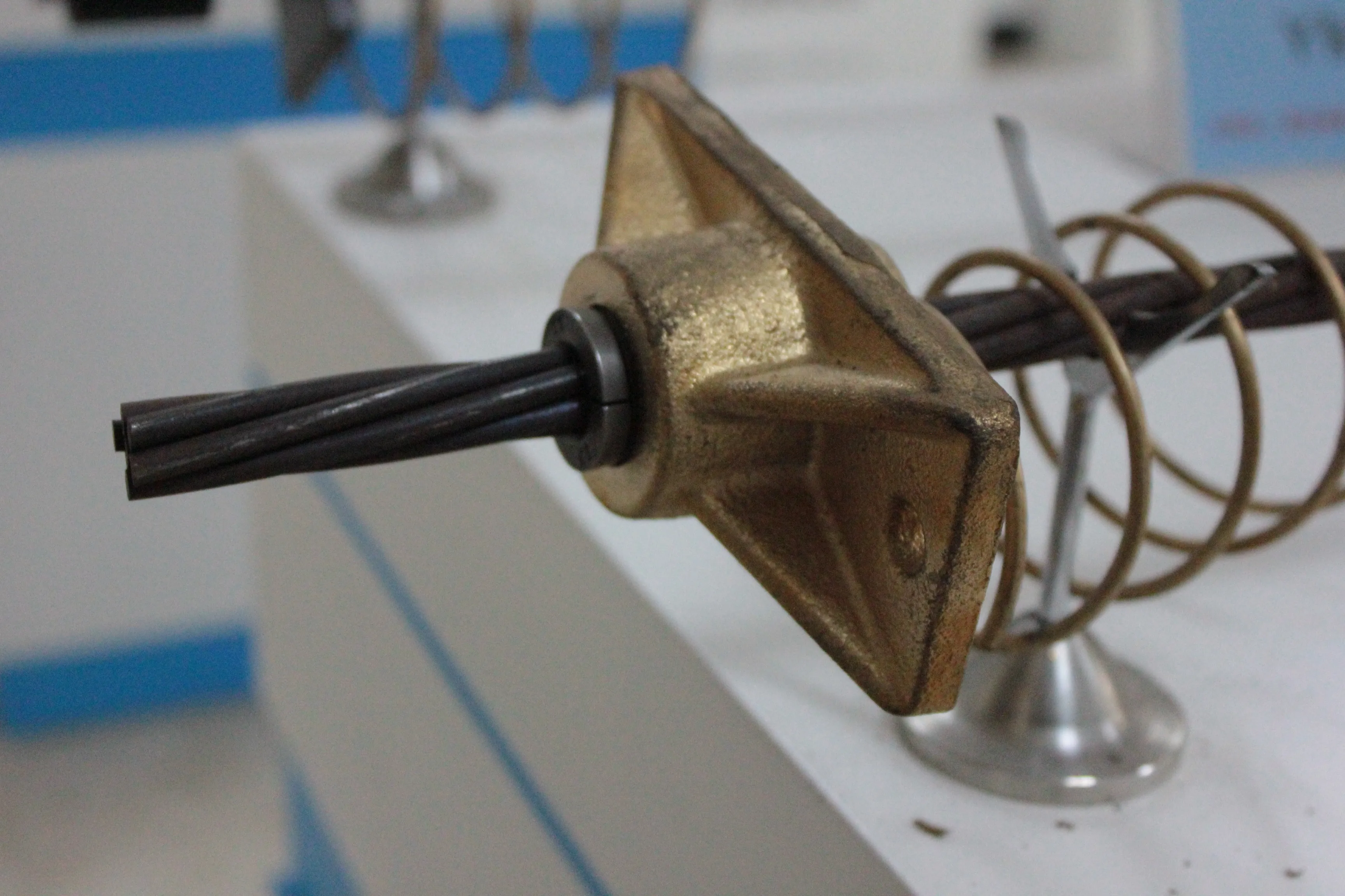 Factory Directly Sale Prestressed Steel Anchorage For Post Tensioning  Wedges For Prestressed Concrete Strand